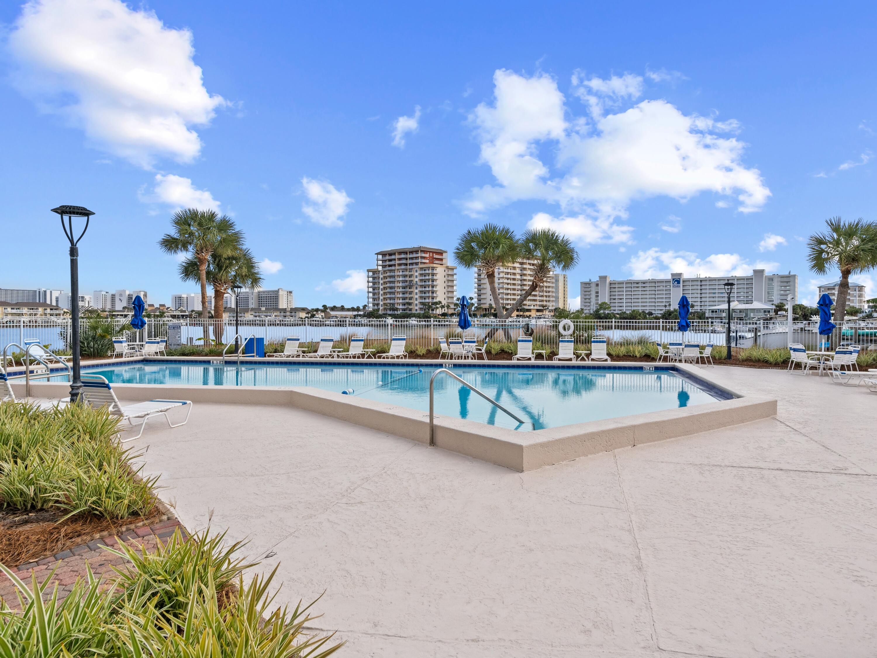 30 Moreno Point Road, UNIT 201C