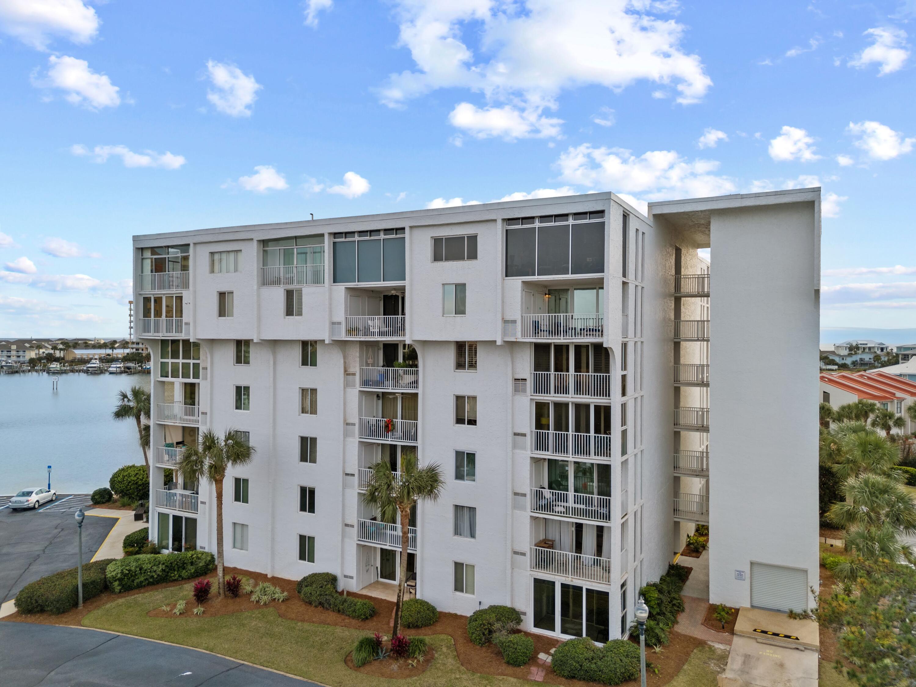 30 Moreno Point Road, UNIT 201C