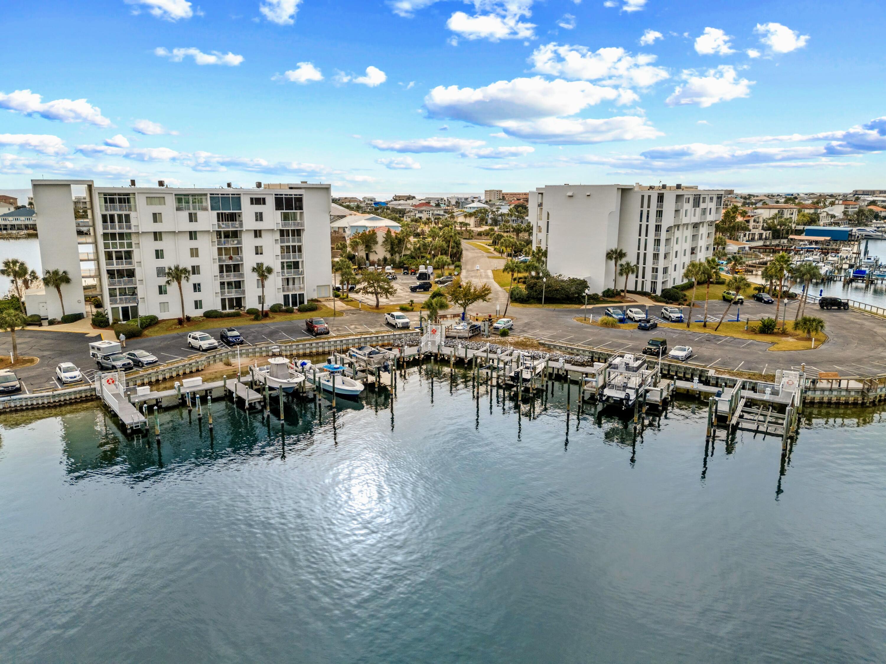 30 Moreno Point Road, UNIT 201C