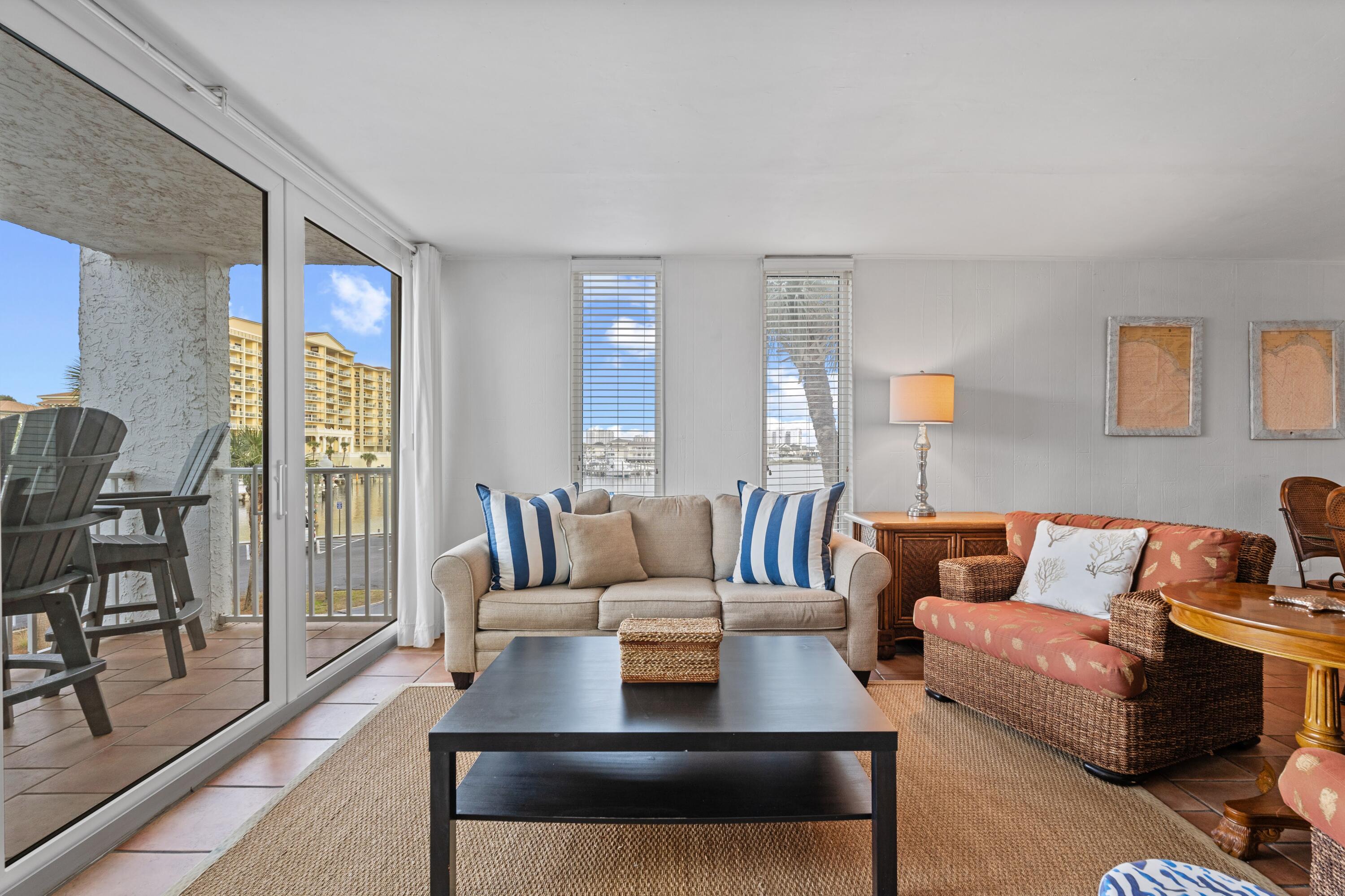 30 Moreno Point Road, UNIT 201C