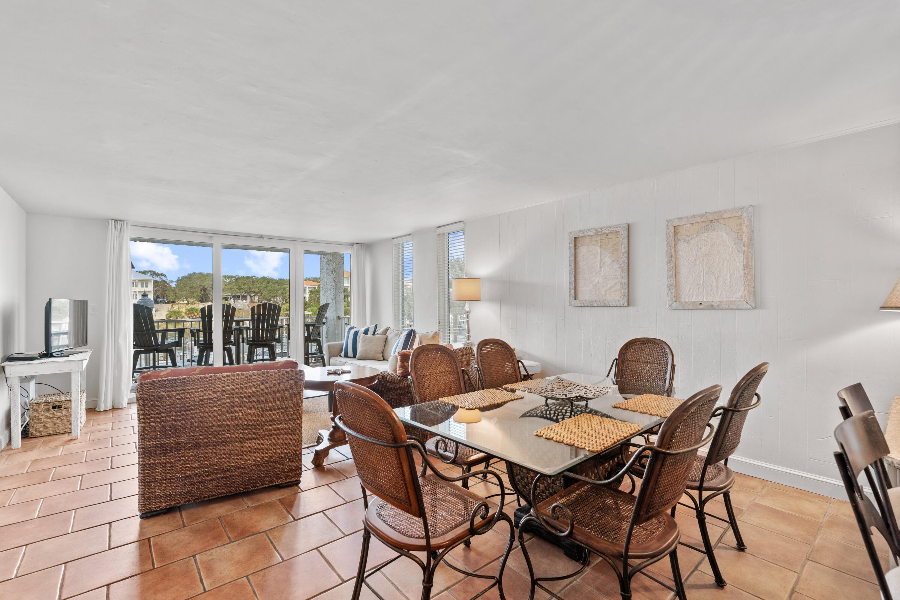 30 Moreno Point Road, UNIT 201C