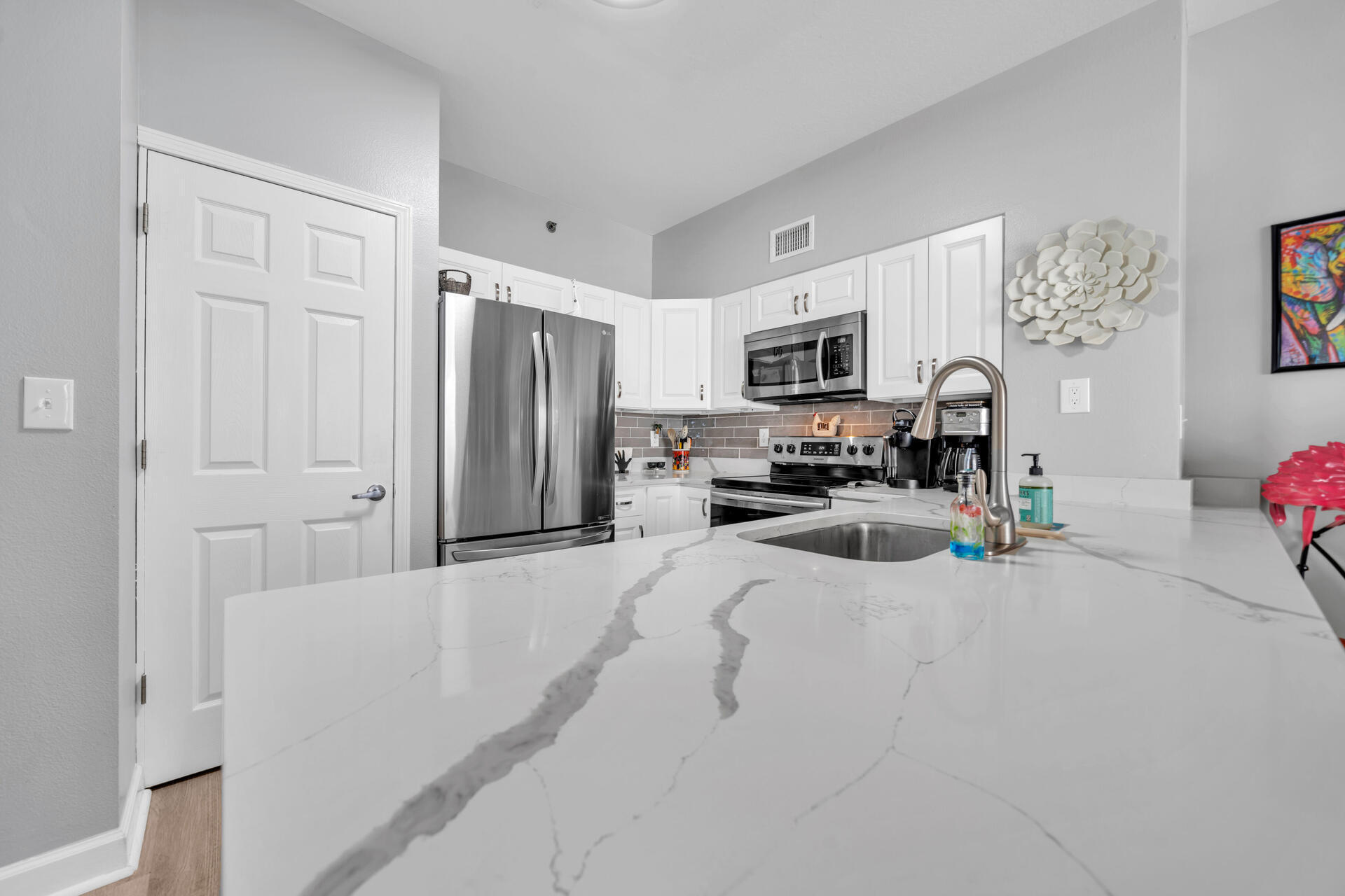 9900 S Thomas Drive, UNIT 1524