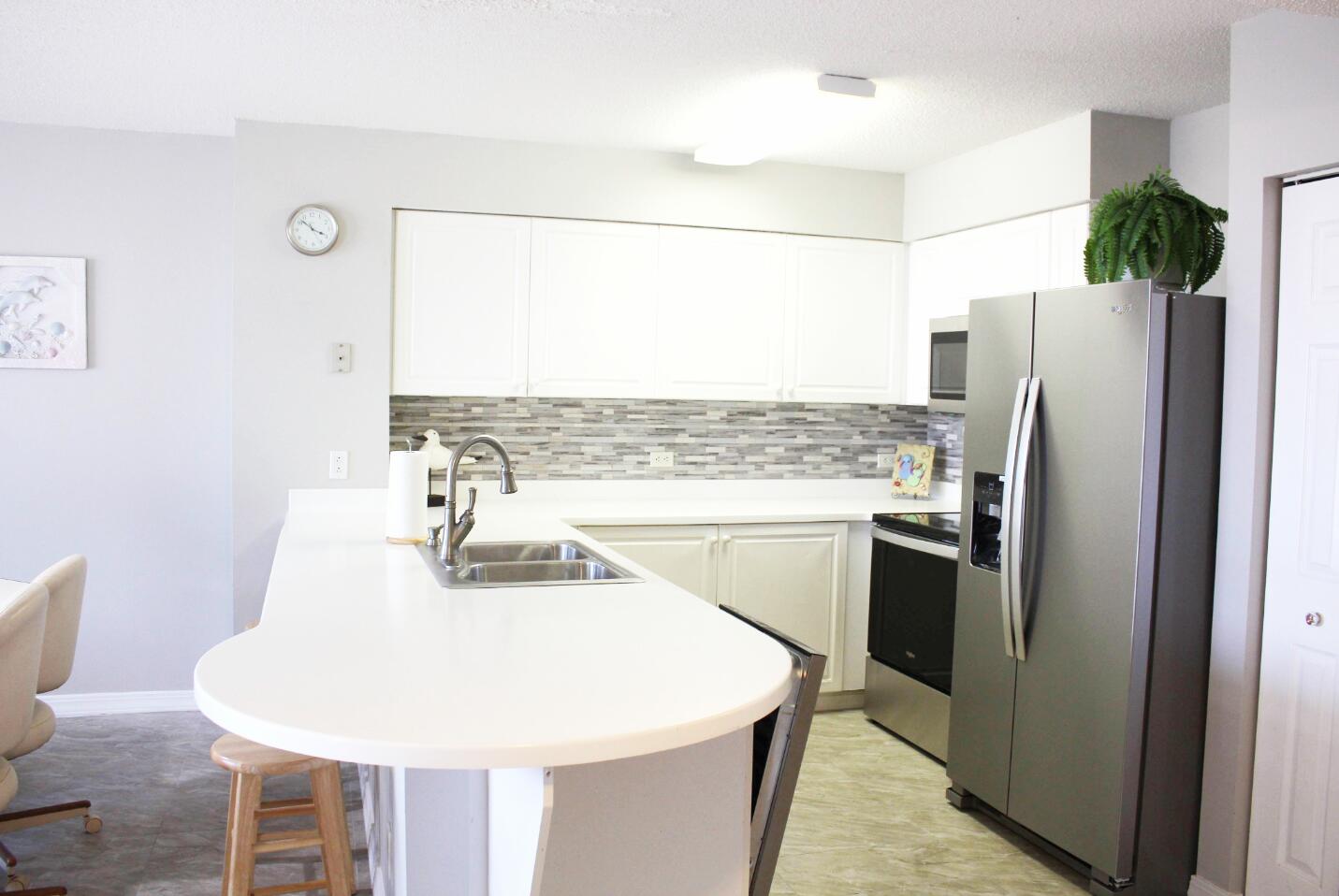 520 Santa Rosa Boulevard, 114