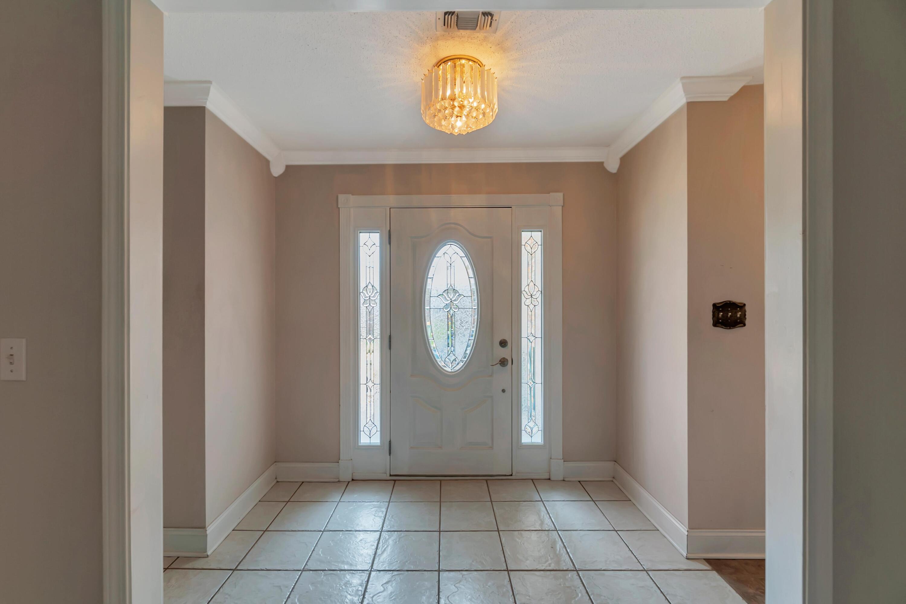 8 W Casa Loma Drive