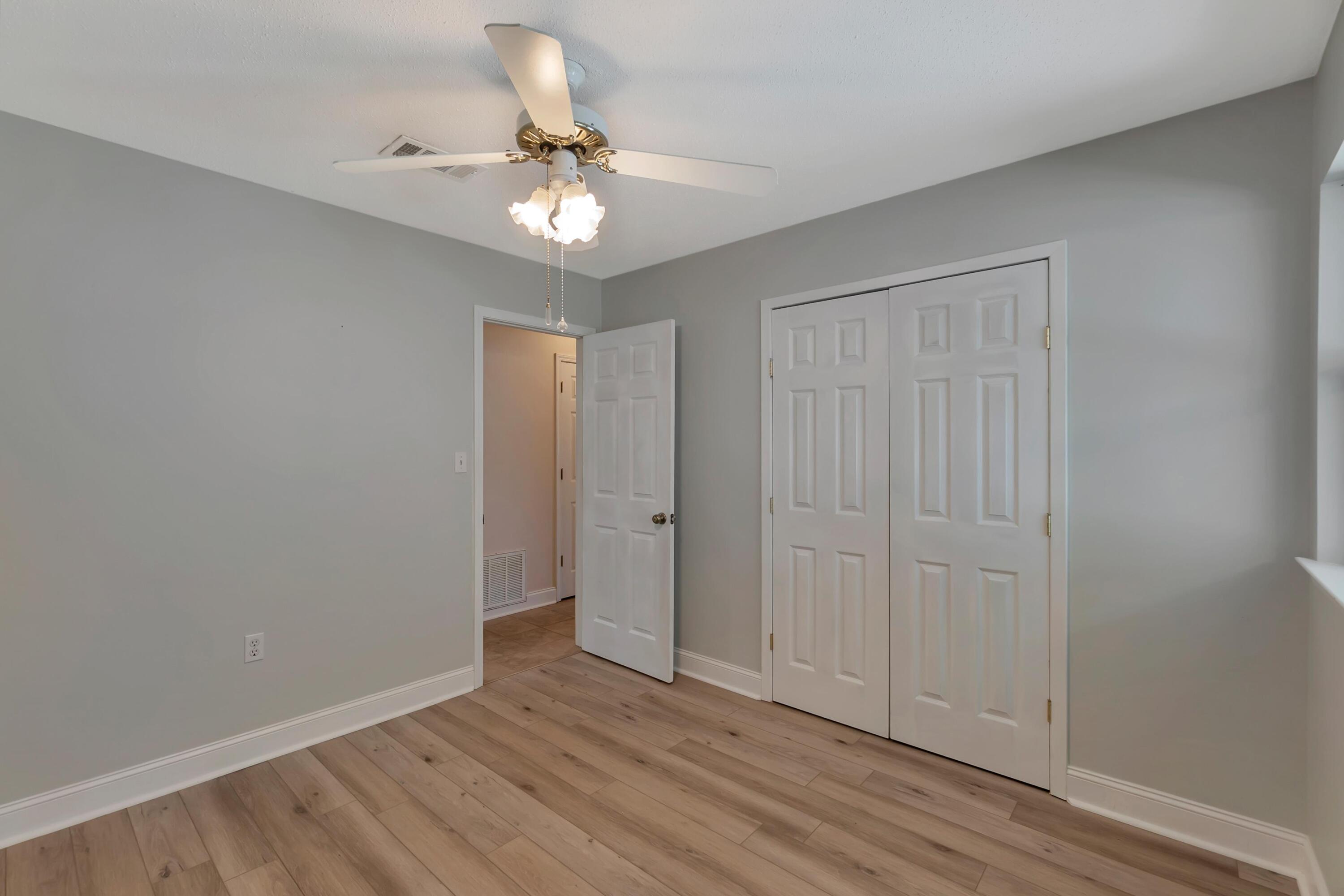 8 W Casa Loma Drive