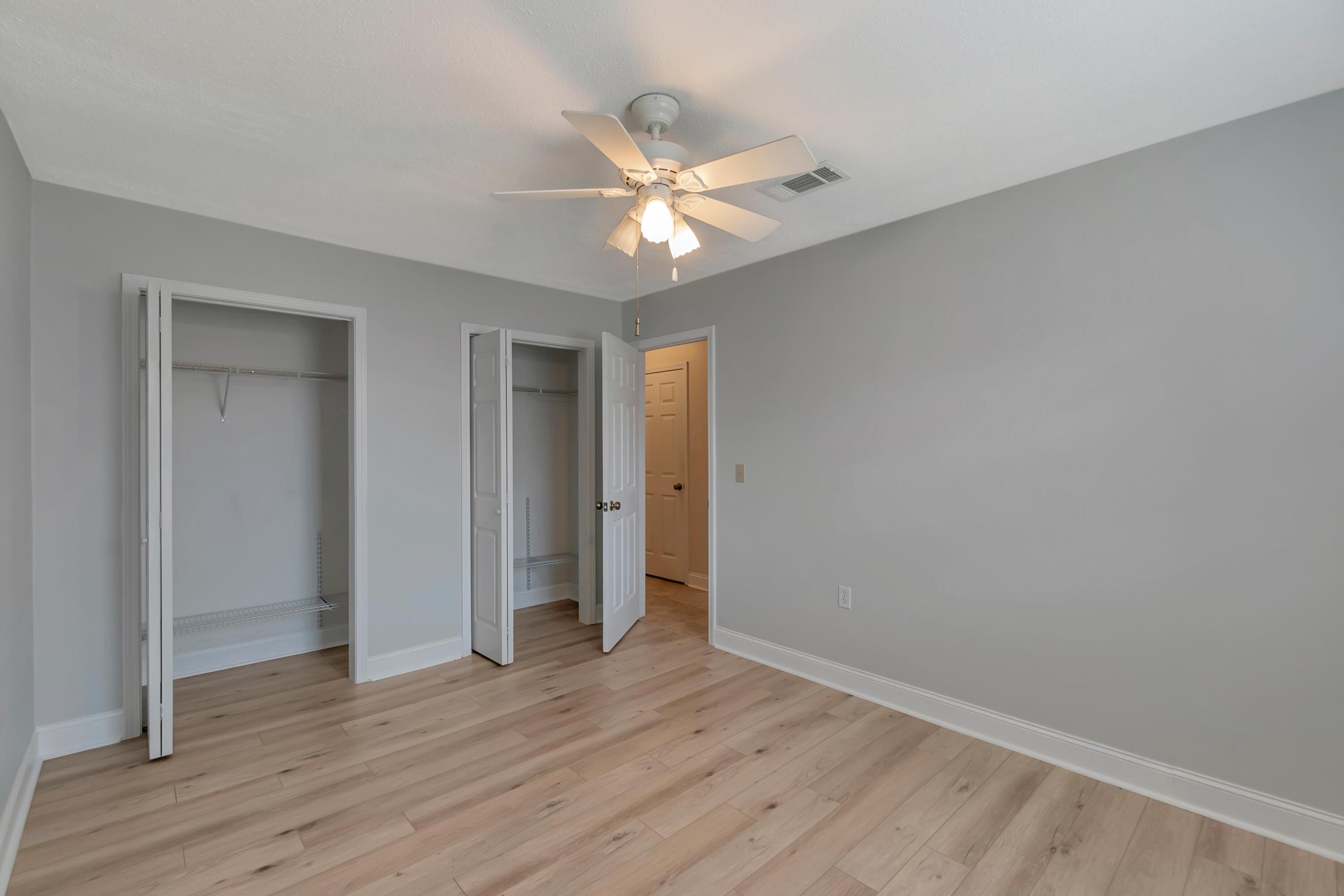 8 W Casa Loma Drive