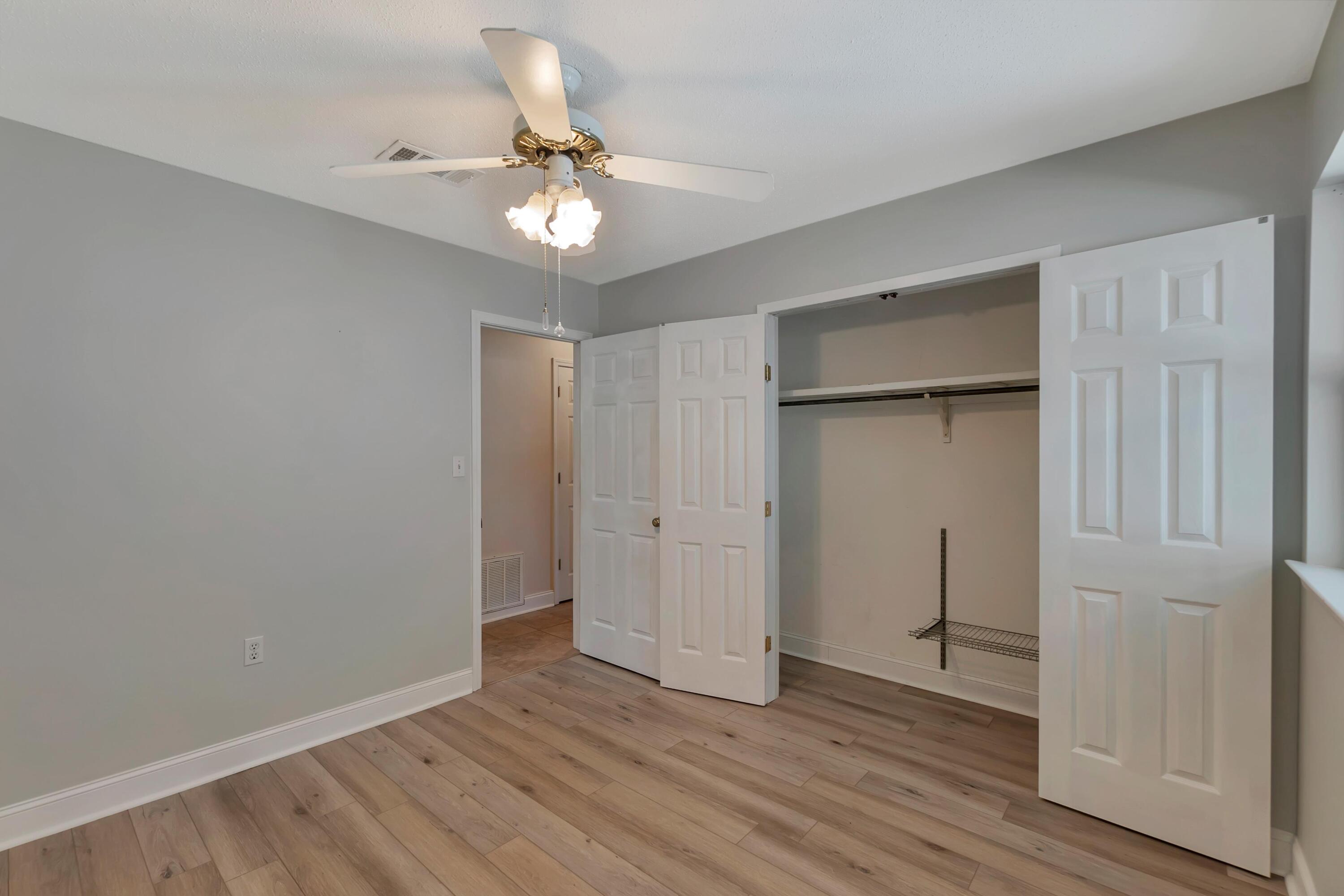 8 W Casa Loma Drive