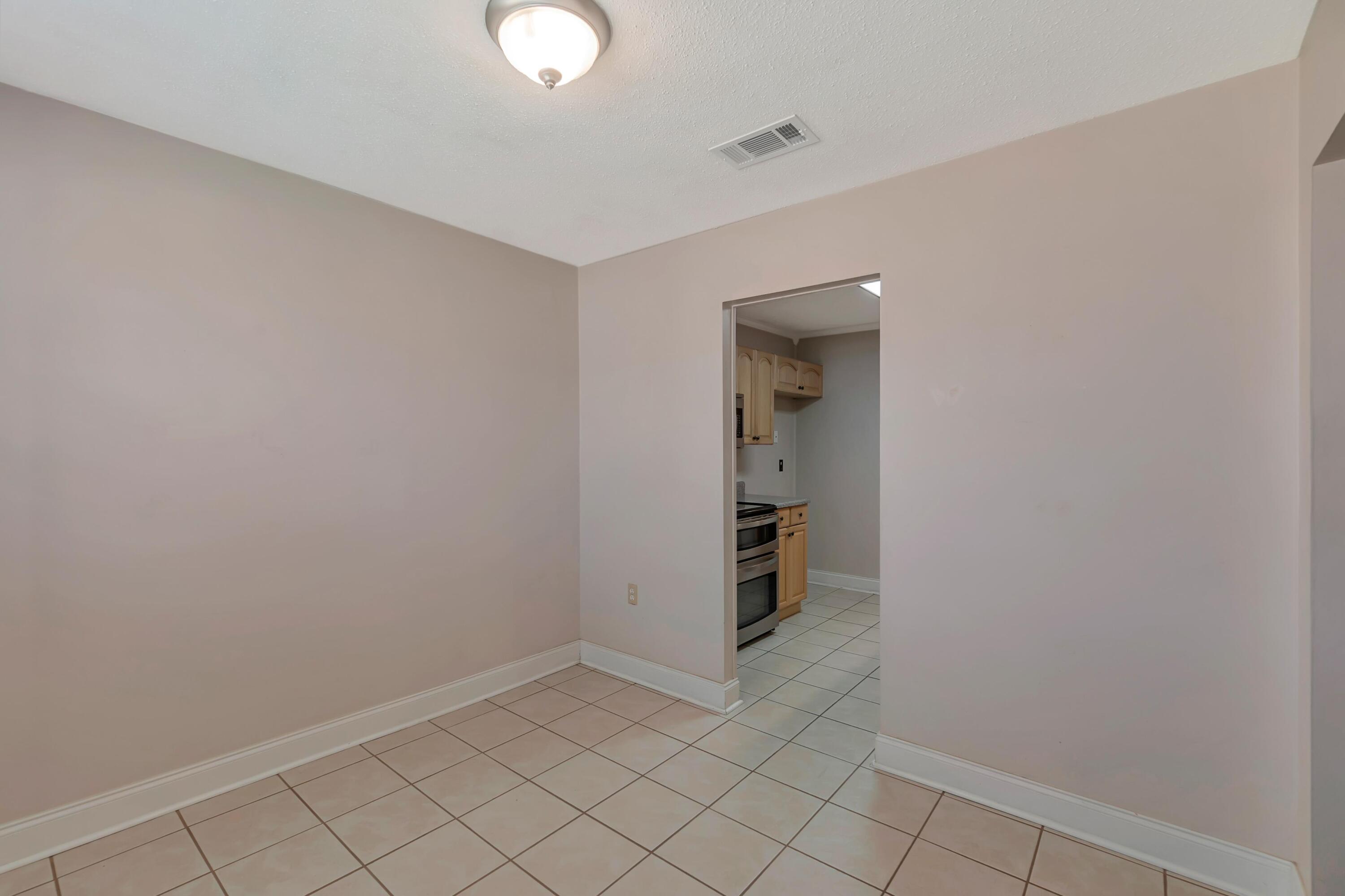8 W Casa Loma Drive