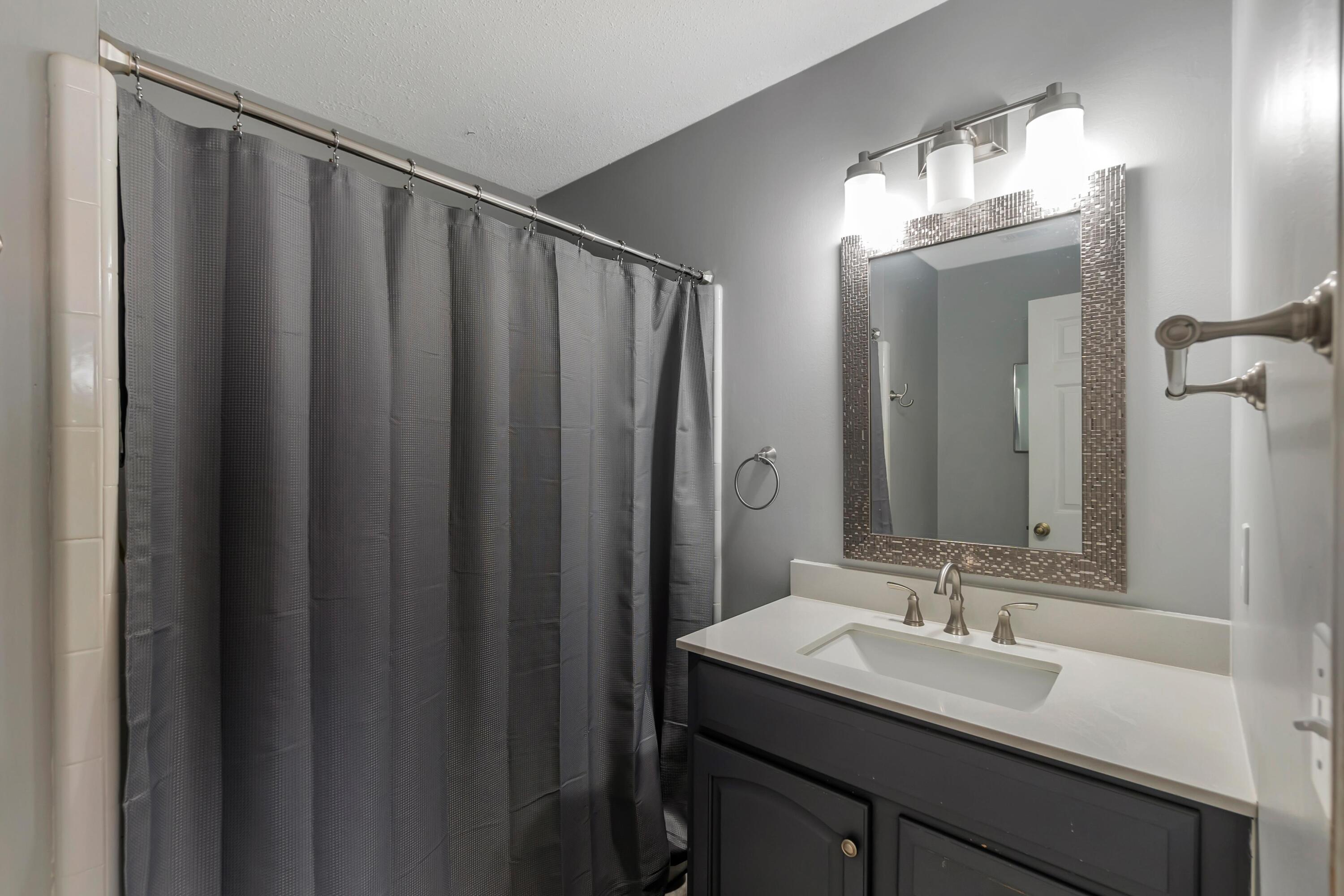 8 W Casa Loma Drive