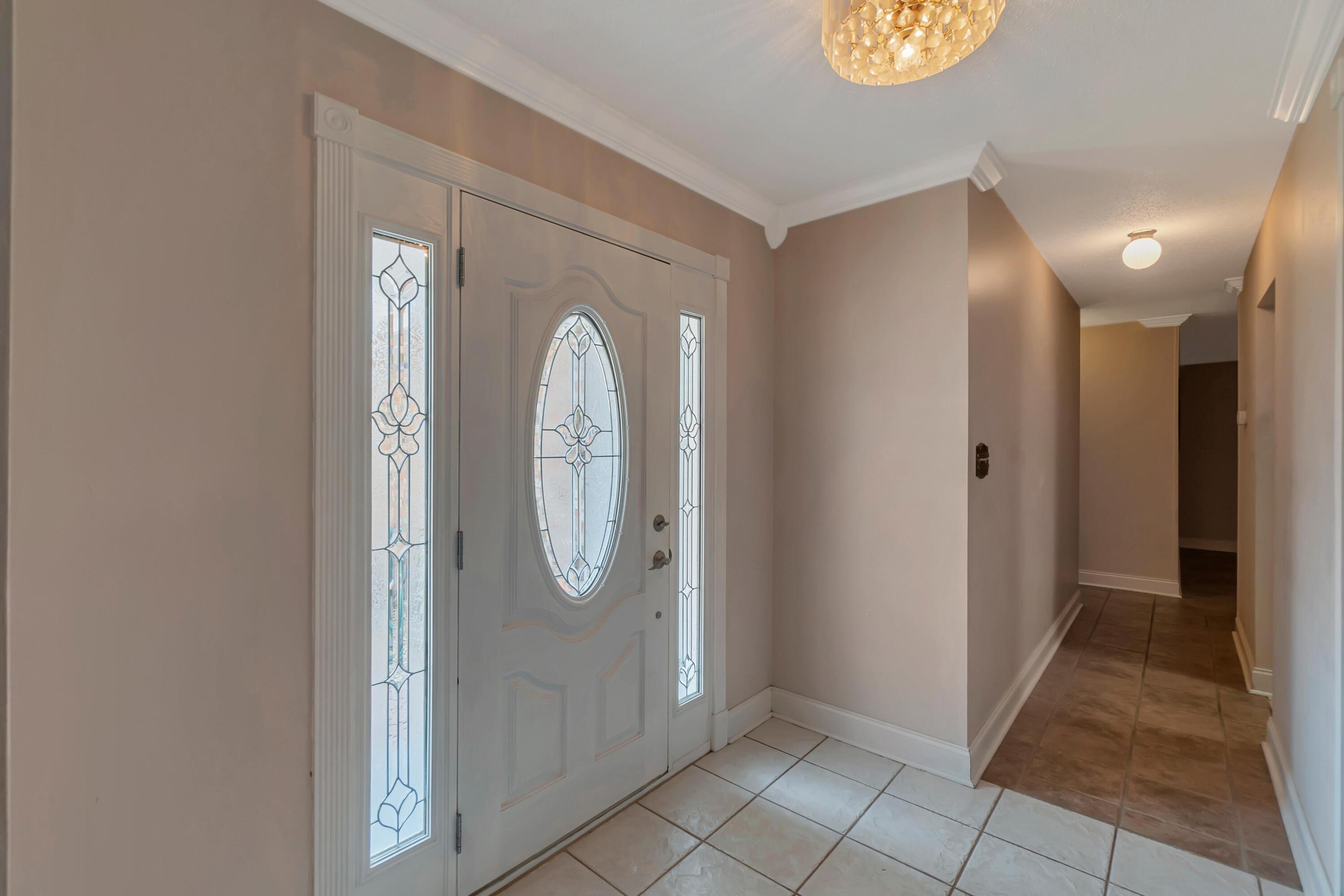 8 W Casa Loma Drive