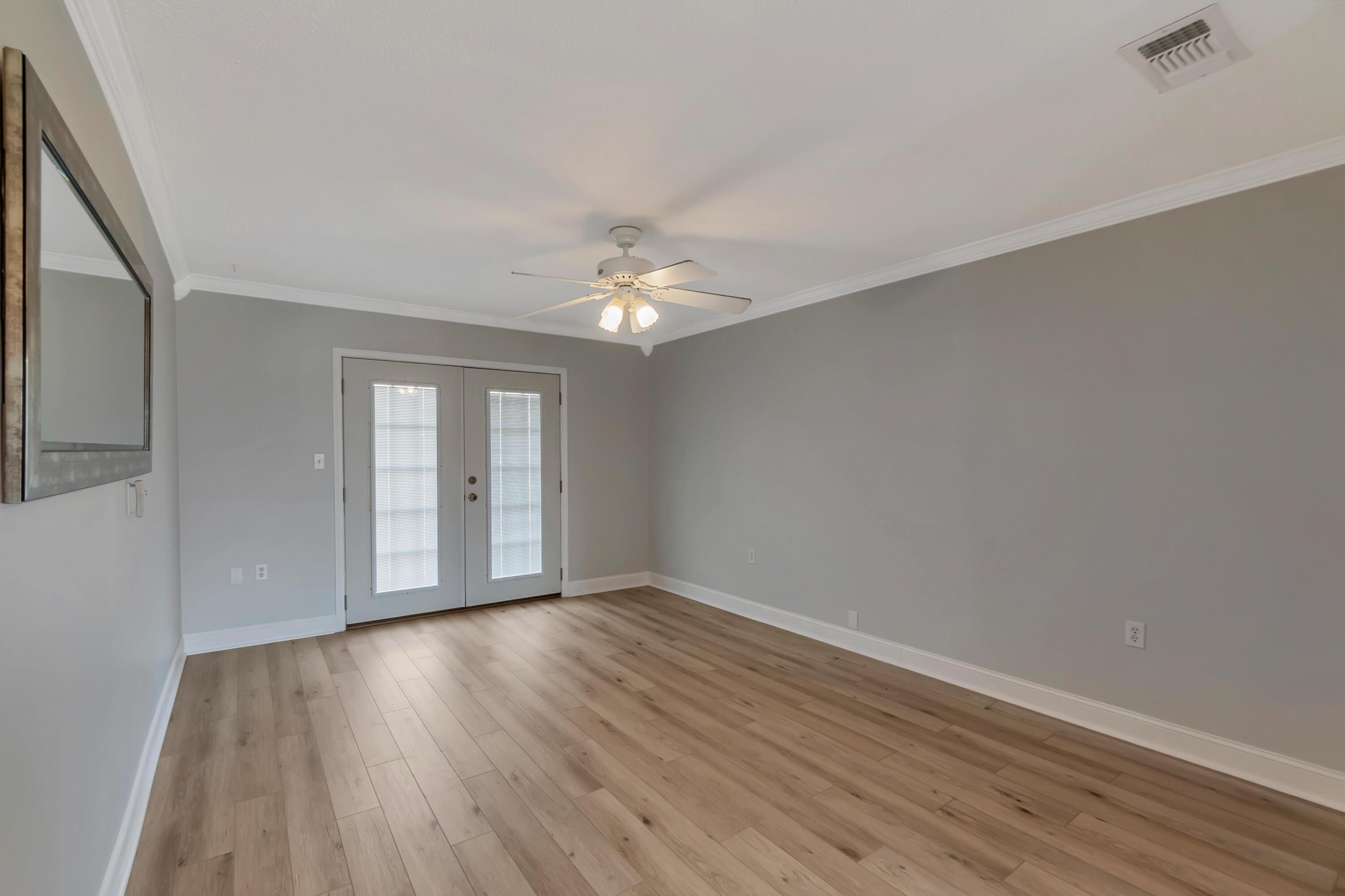 8 W Casa Loma Drive