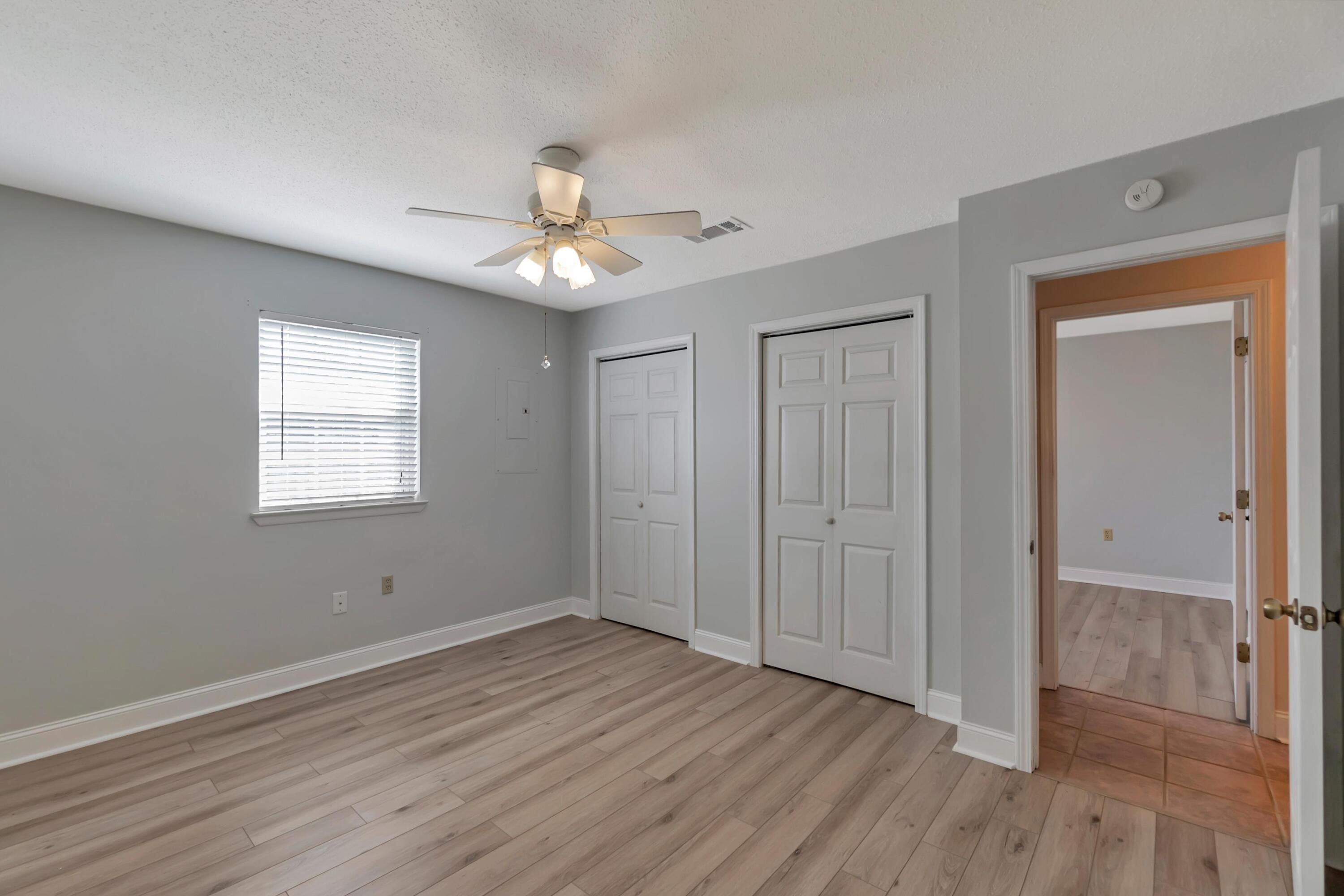 8 W Casa Loma Drive