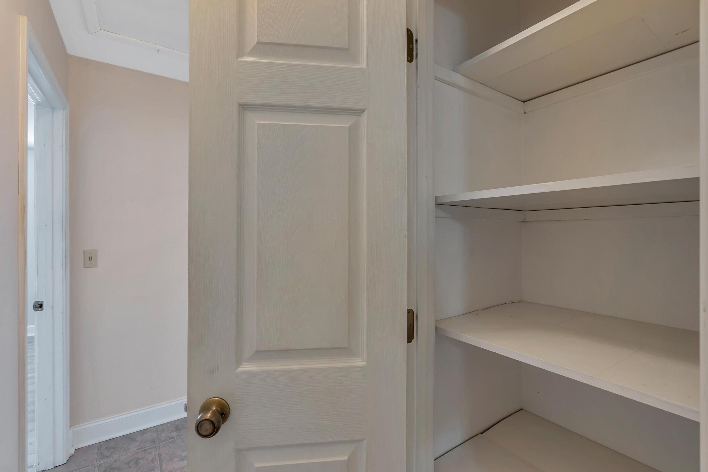 8 W Casa Loma Drive