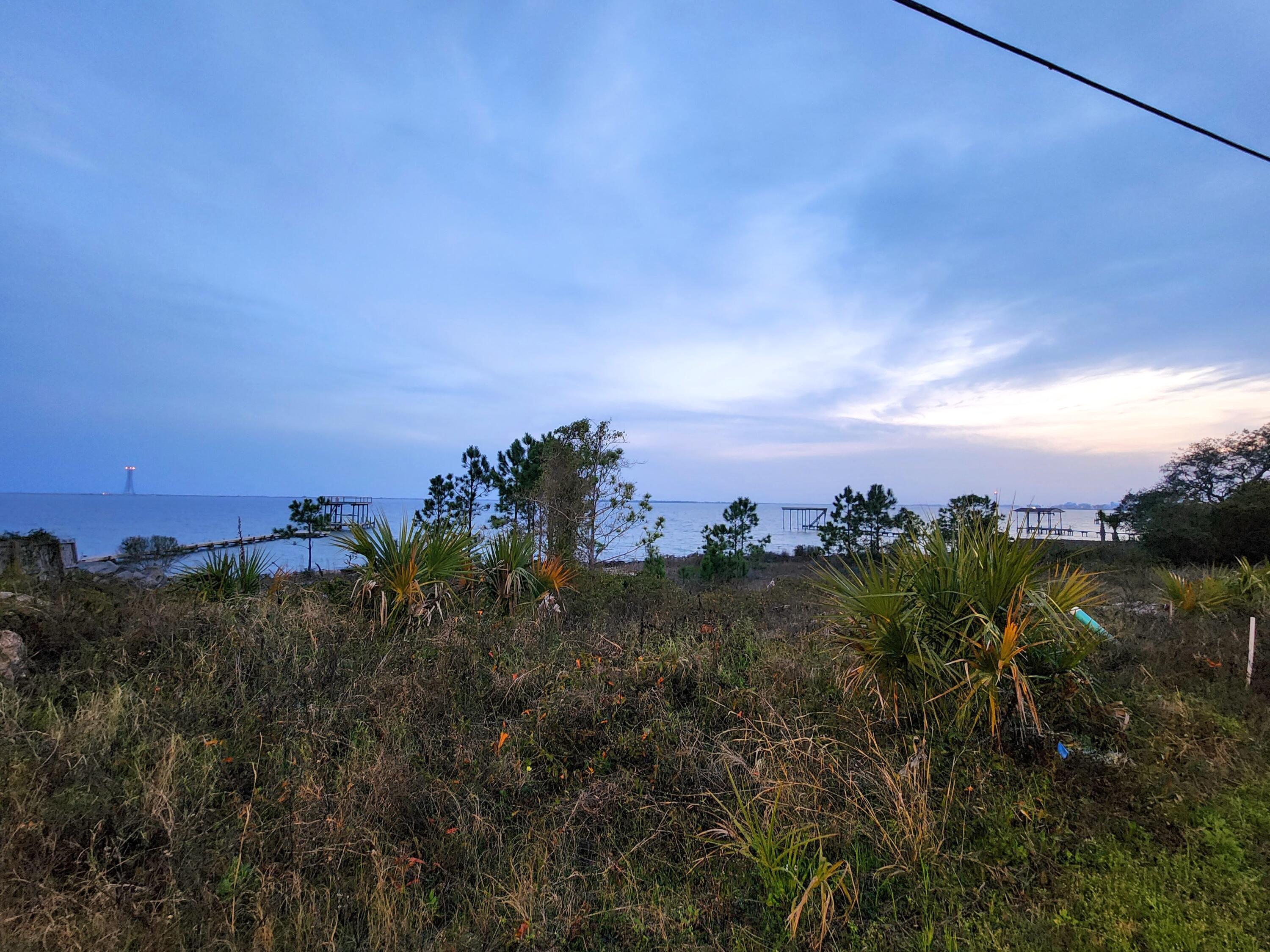 2833 W Highway 98