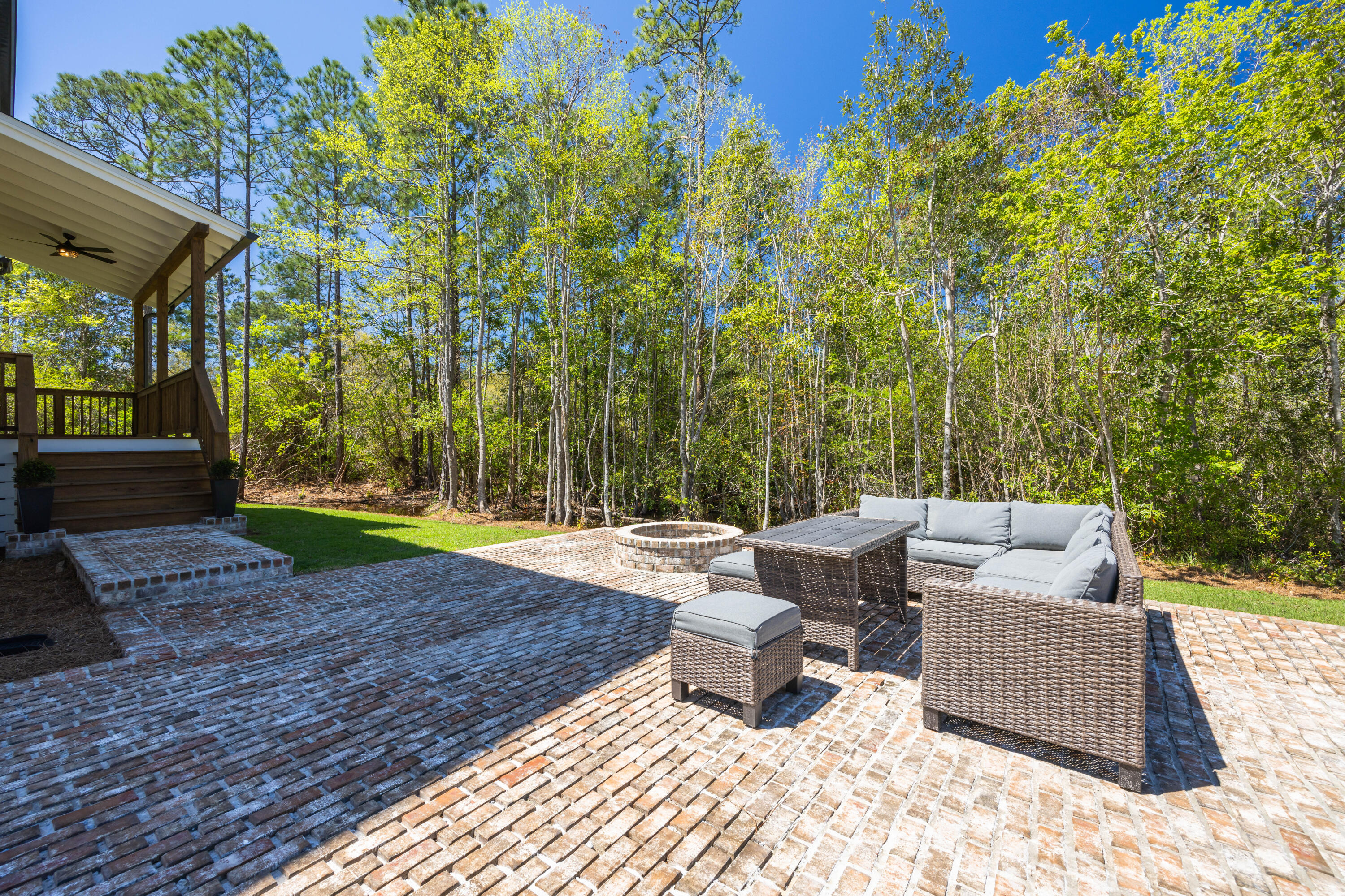 287 Peachtree Circle