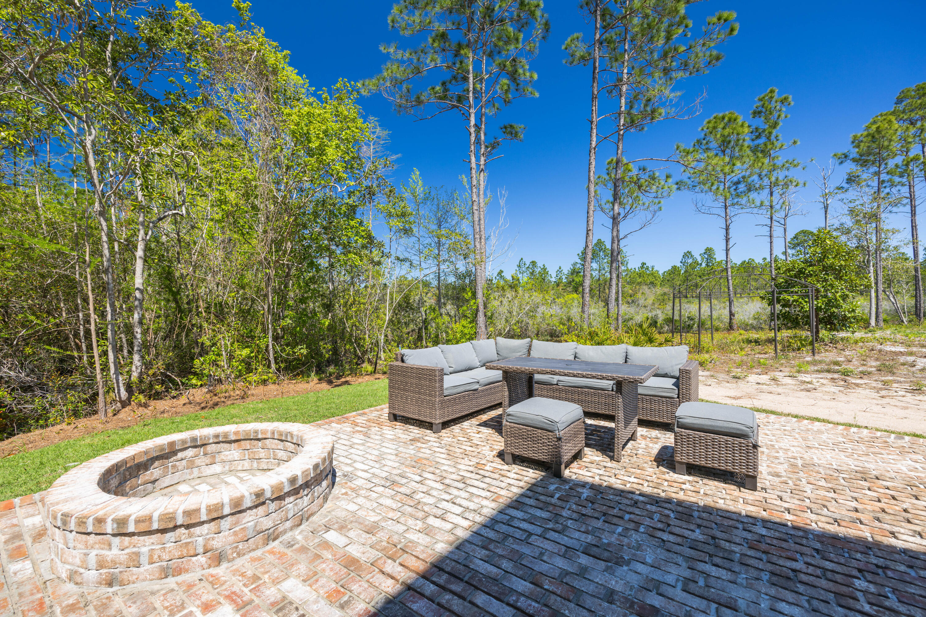 287 Peachtree Circle