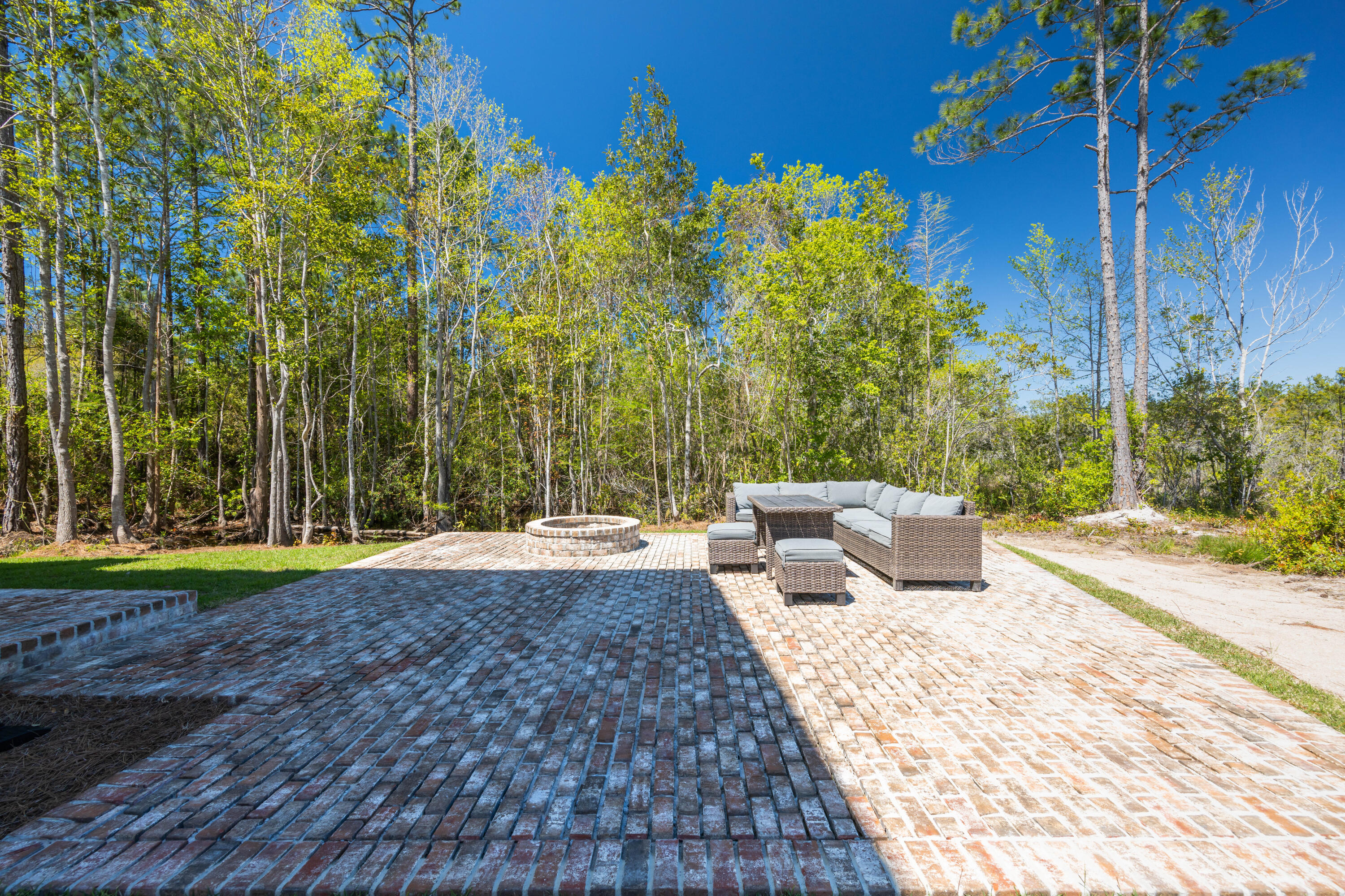 287 Peachtree Circle