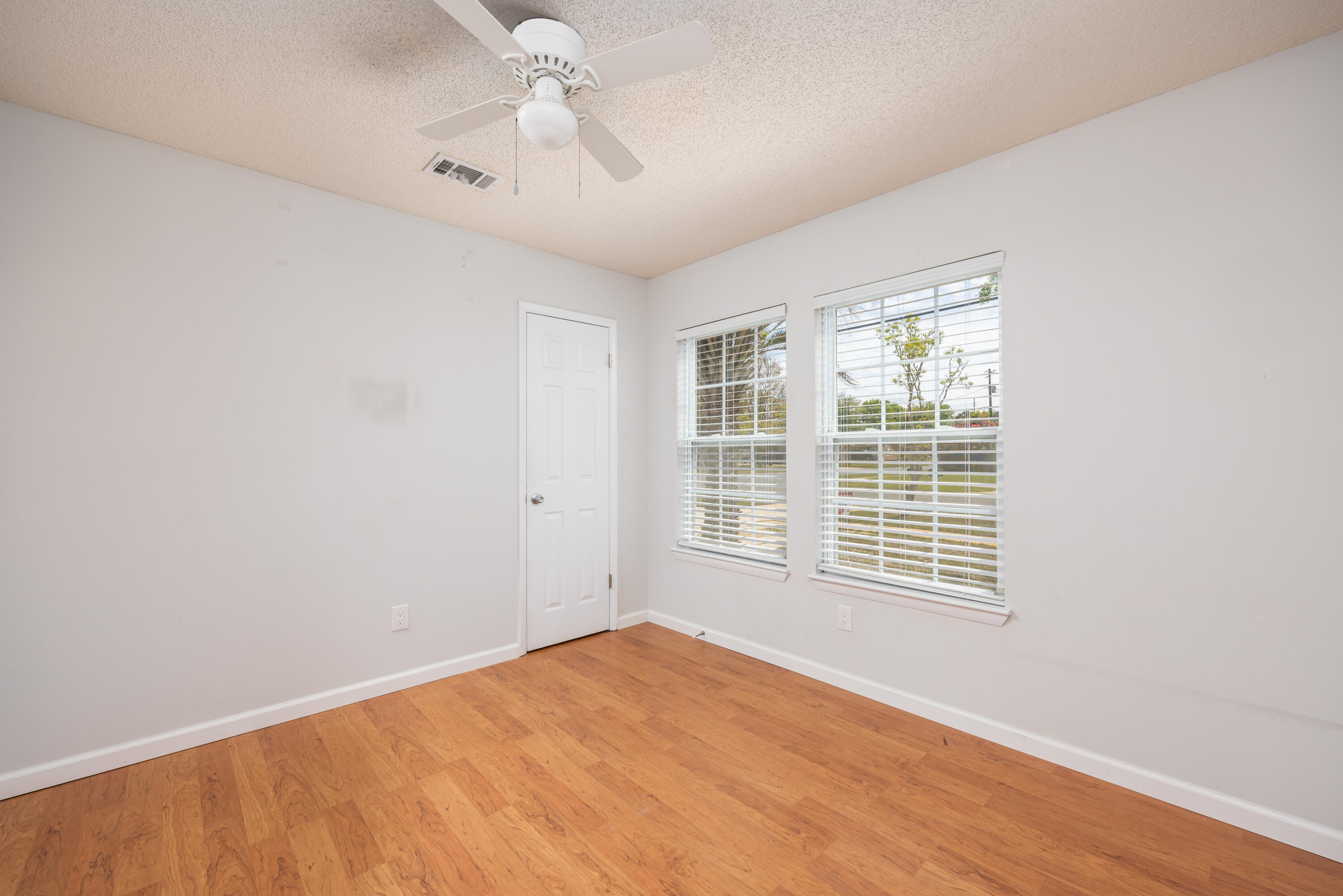 845 Blvd De L Orleans