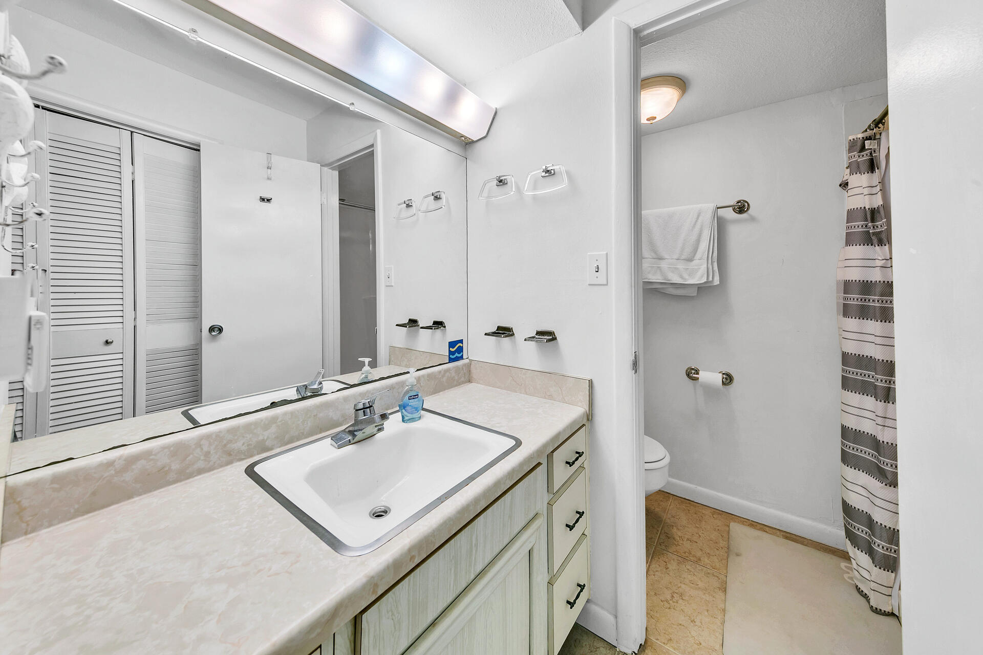 20 E Driftwood Bay, UNIT 37B