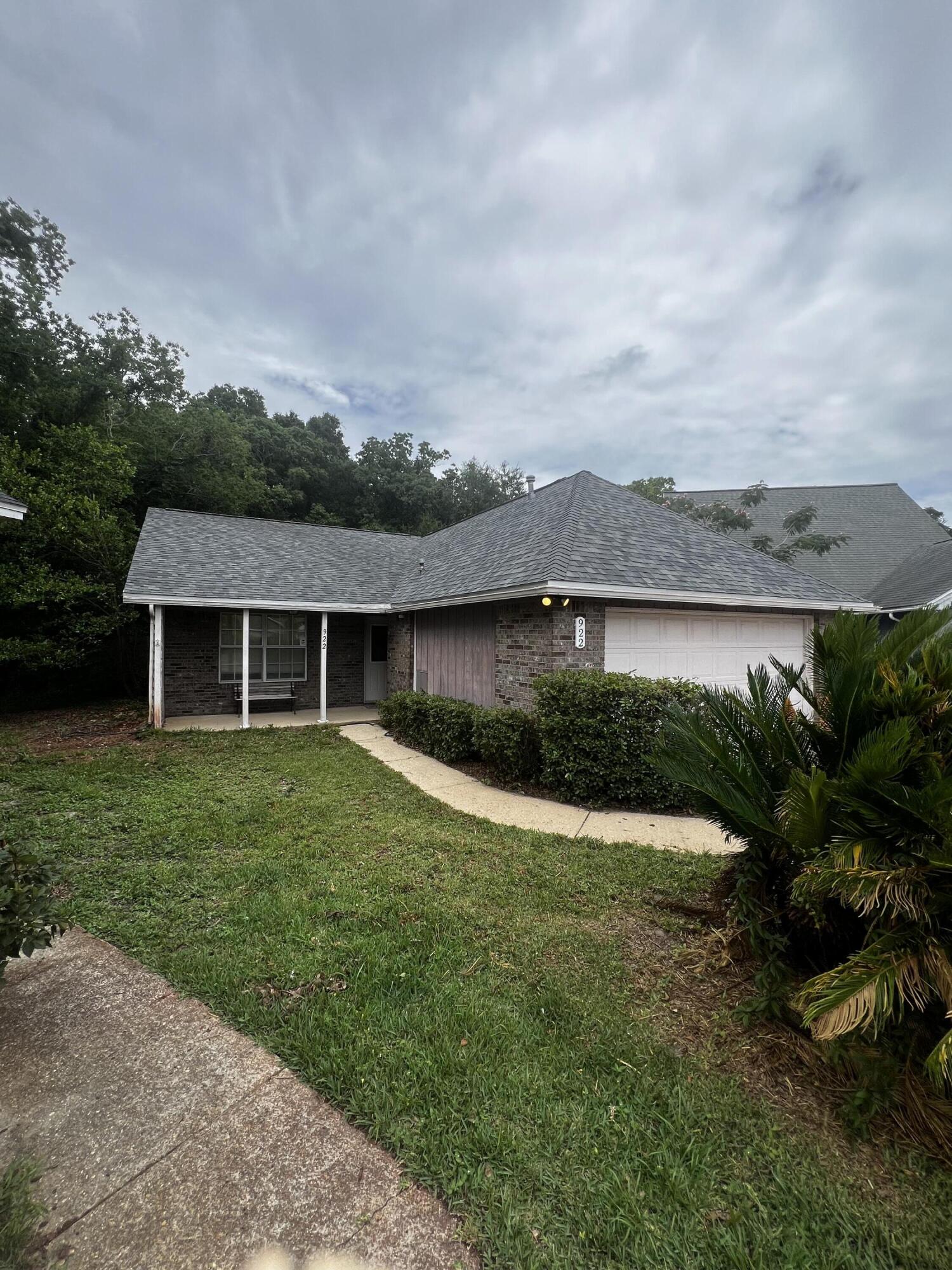 922 Lawton Court