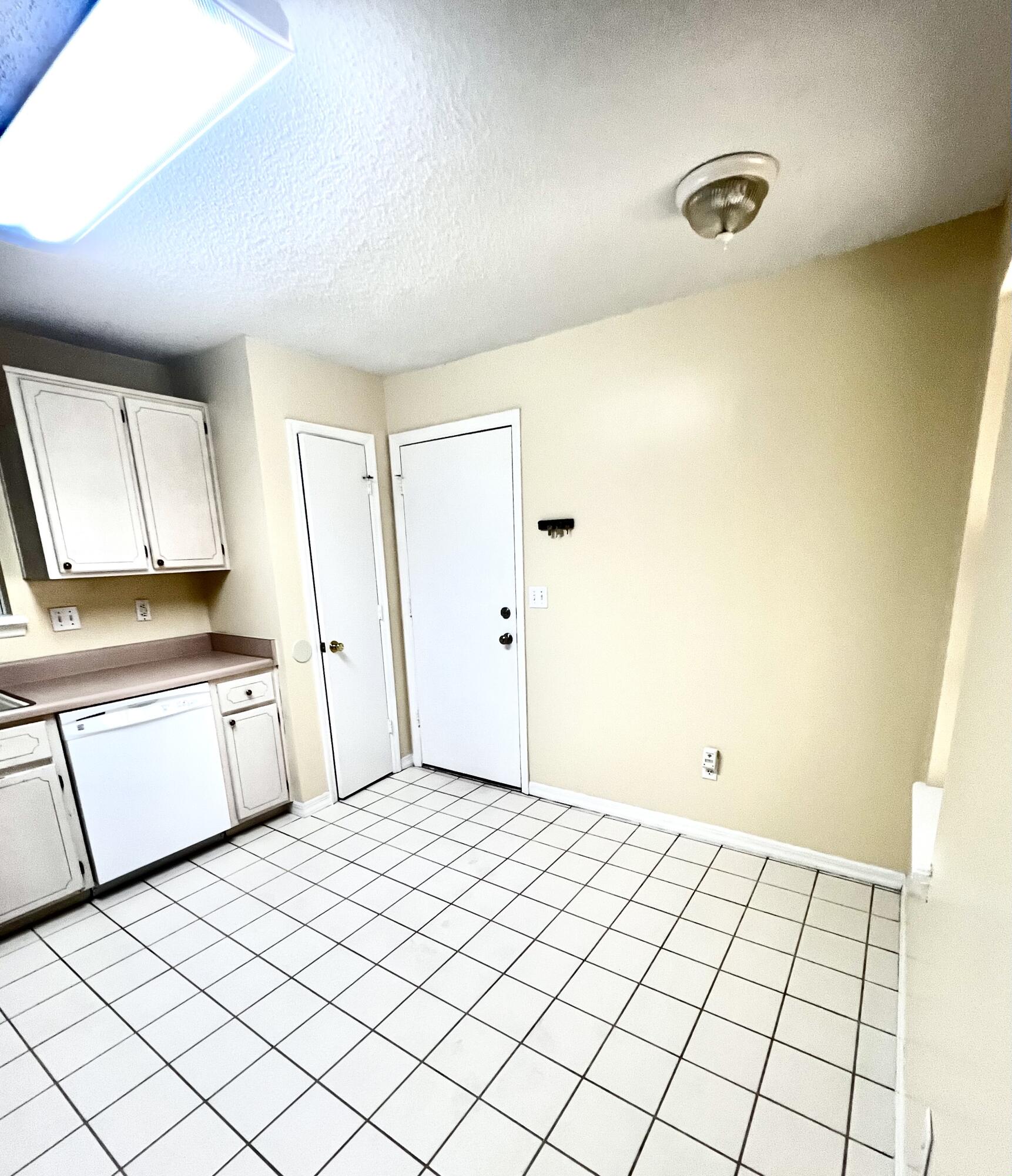 922 Lawton Court