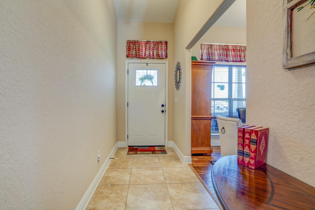 6191 Hummingbird Lane
