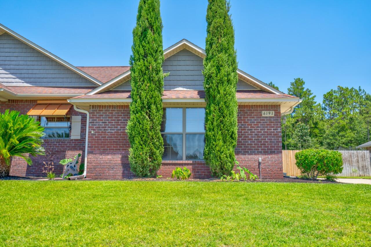 6191 Hummingbird Lane
