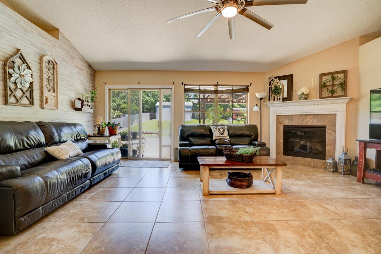 6191 Hummingbird Lane