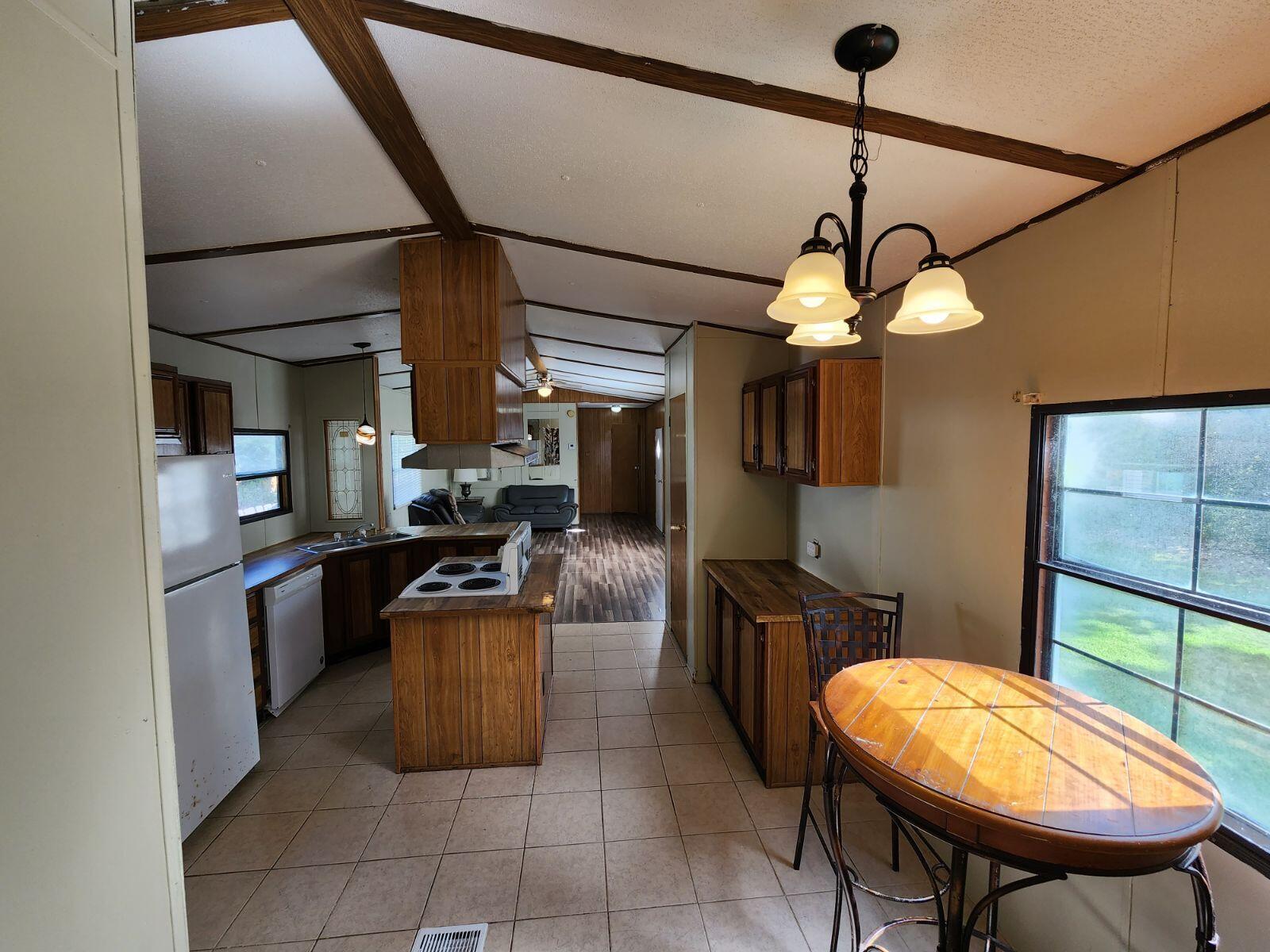 514 W Royal Palm Avenue, DeFuniak Springs