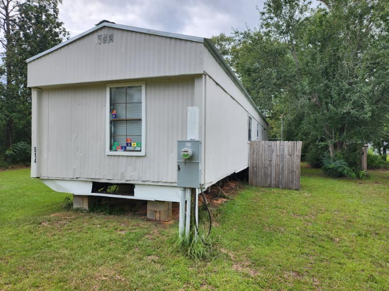 514 W Royal Palm Avenue, DeFuniak Springs