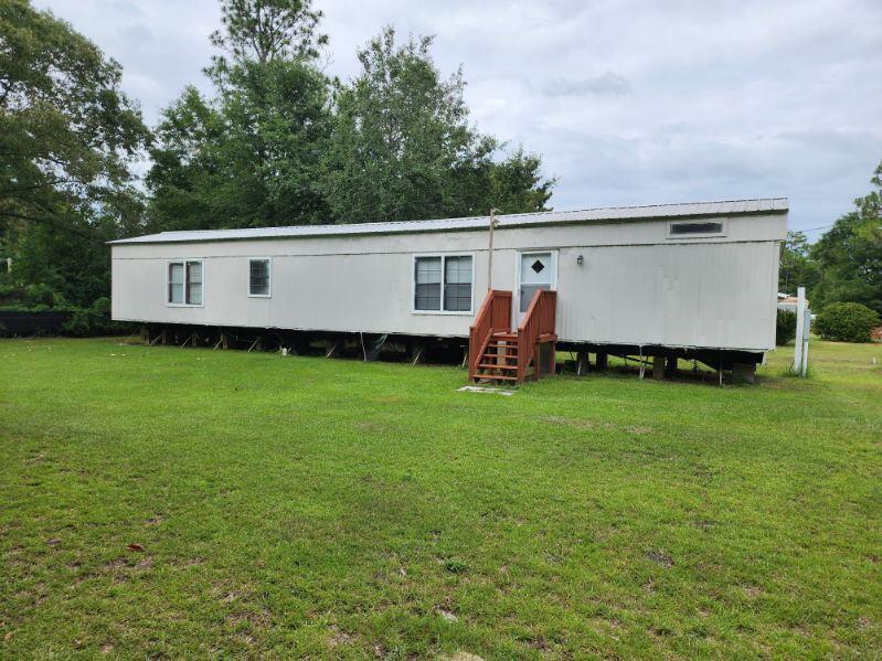 514 W Royal Palm Avenue, DeFuniak Springs