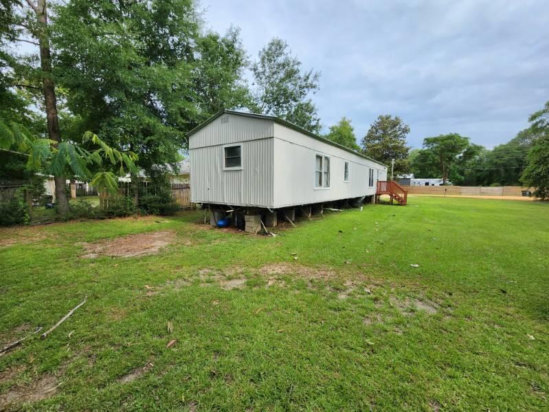 514 W Royal Palm Avenue, DeFuniak Springs