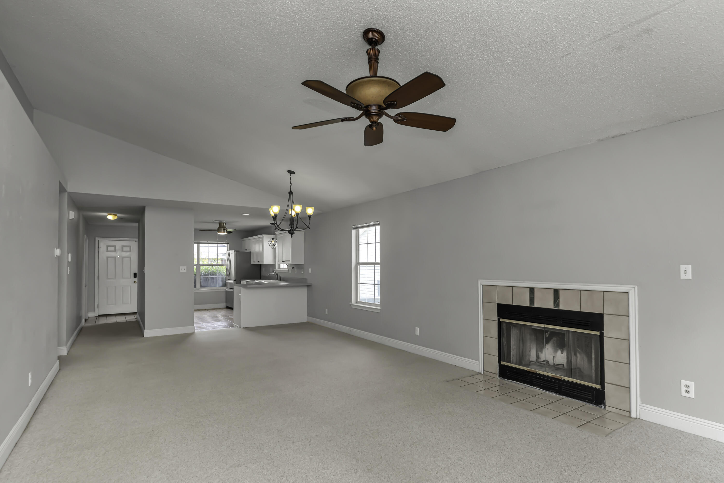 1277 Laura Lane