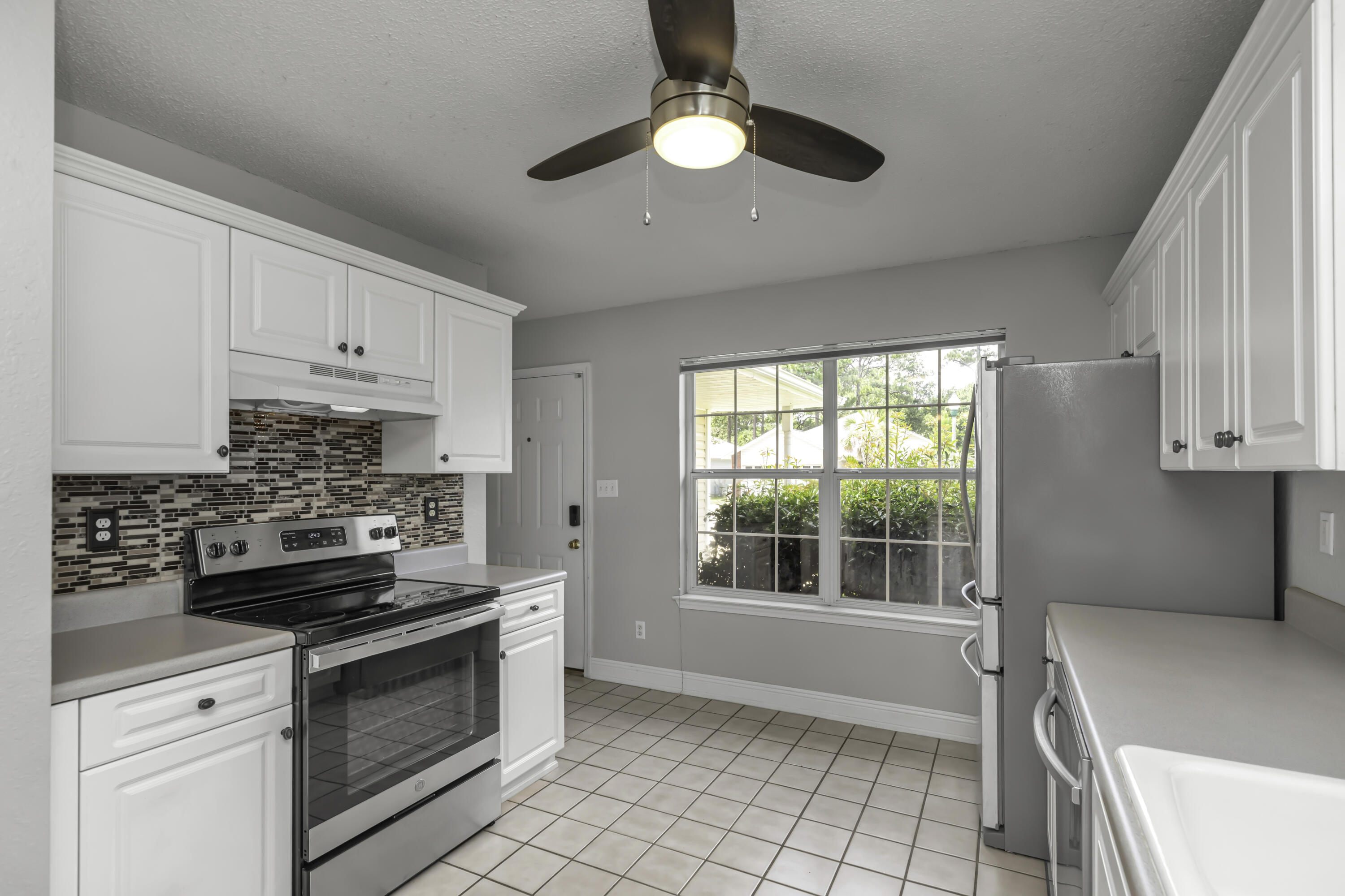 1277 Laura Lane