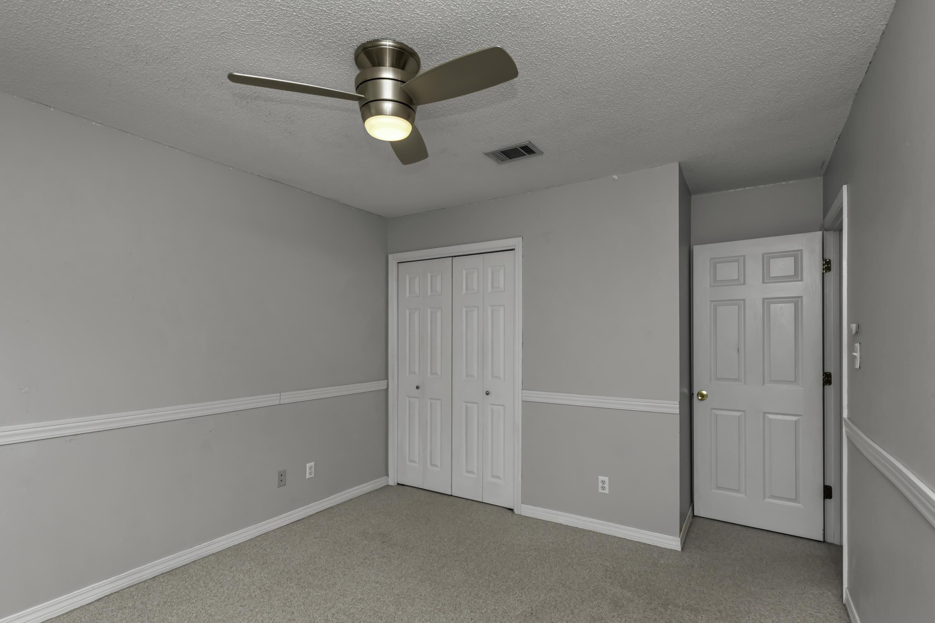 1277 Laura Lane