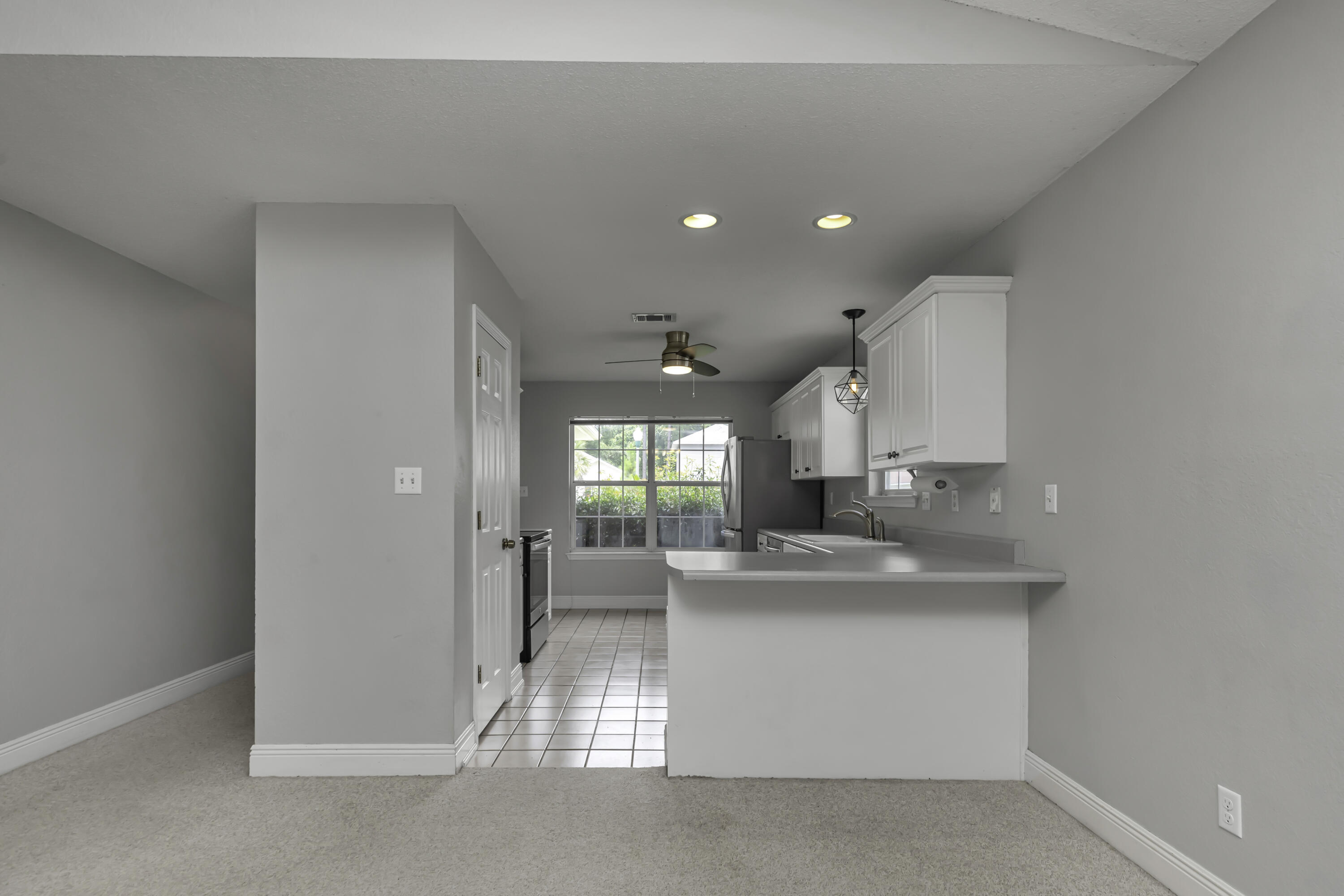 1277 Laura Lane