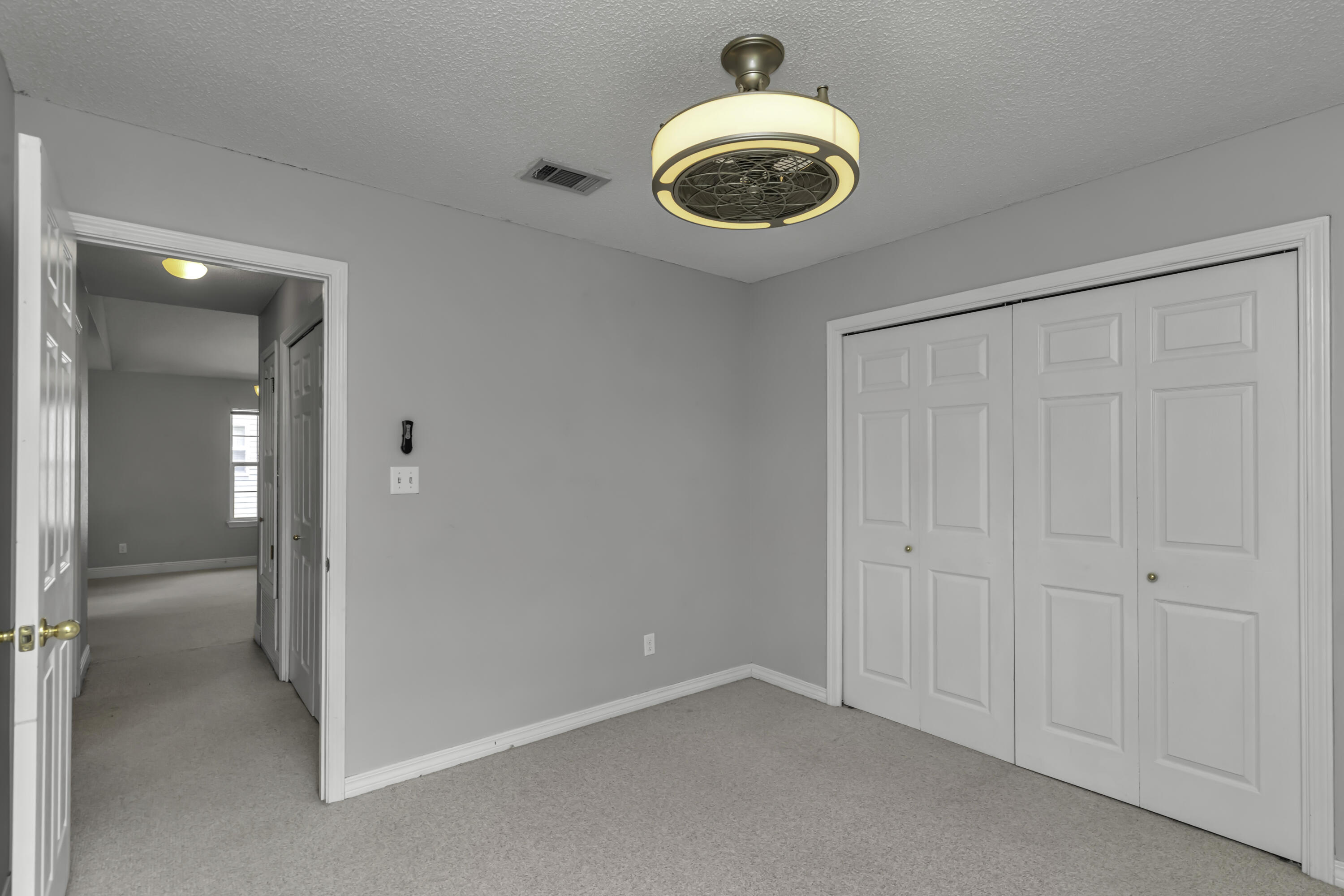 1277 Laura Lane