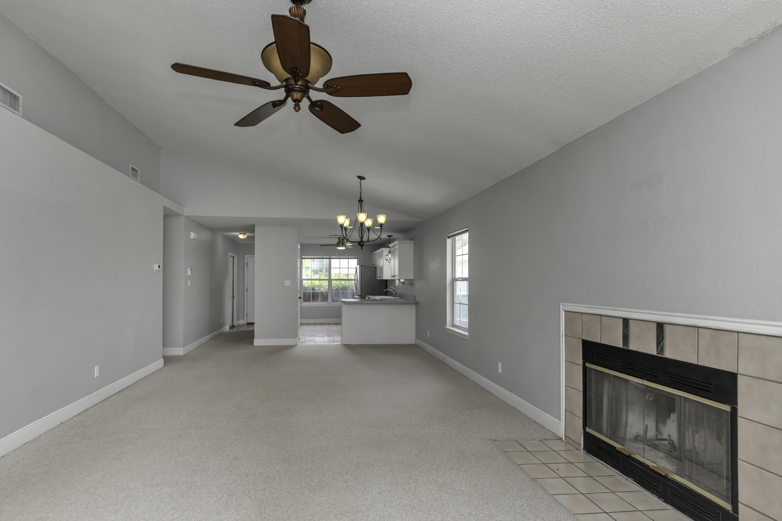 1277 Laura Lane