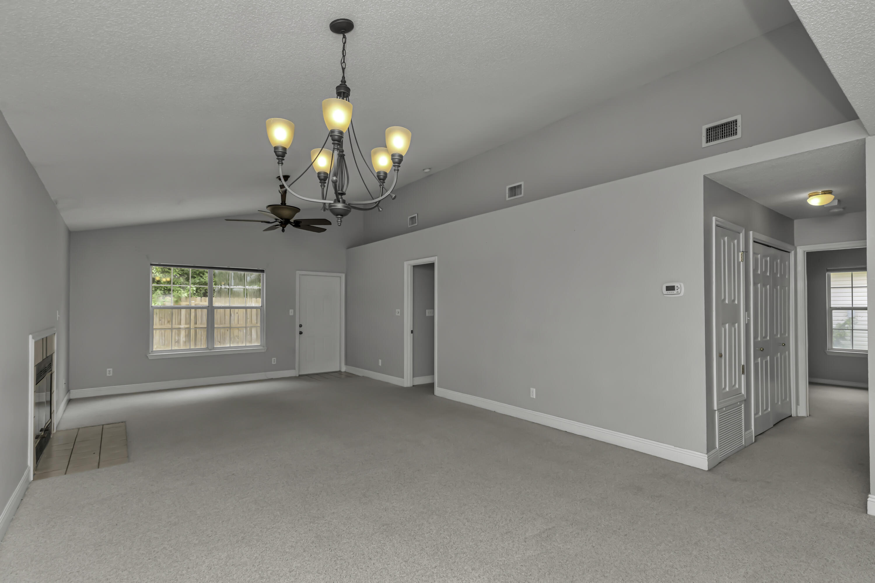 1277 Laura Lane