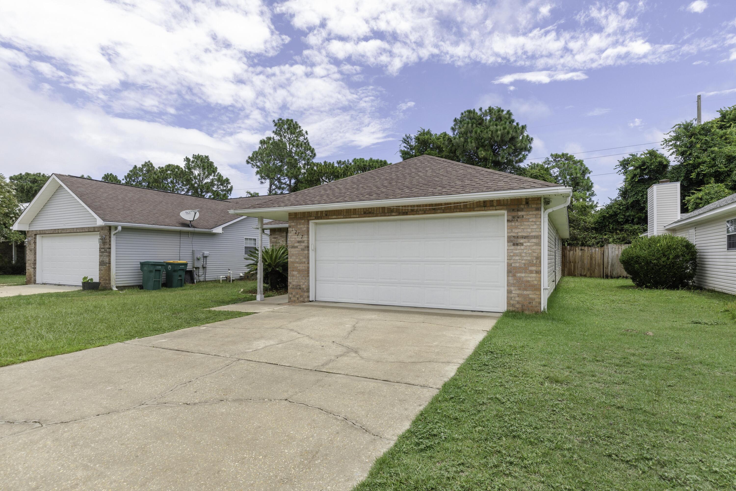 1277 Laura Lane