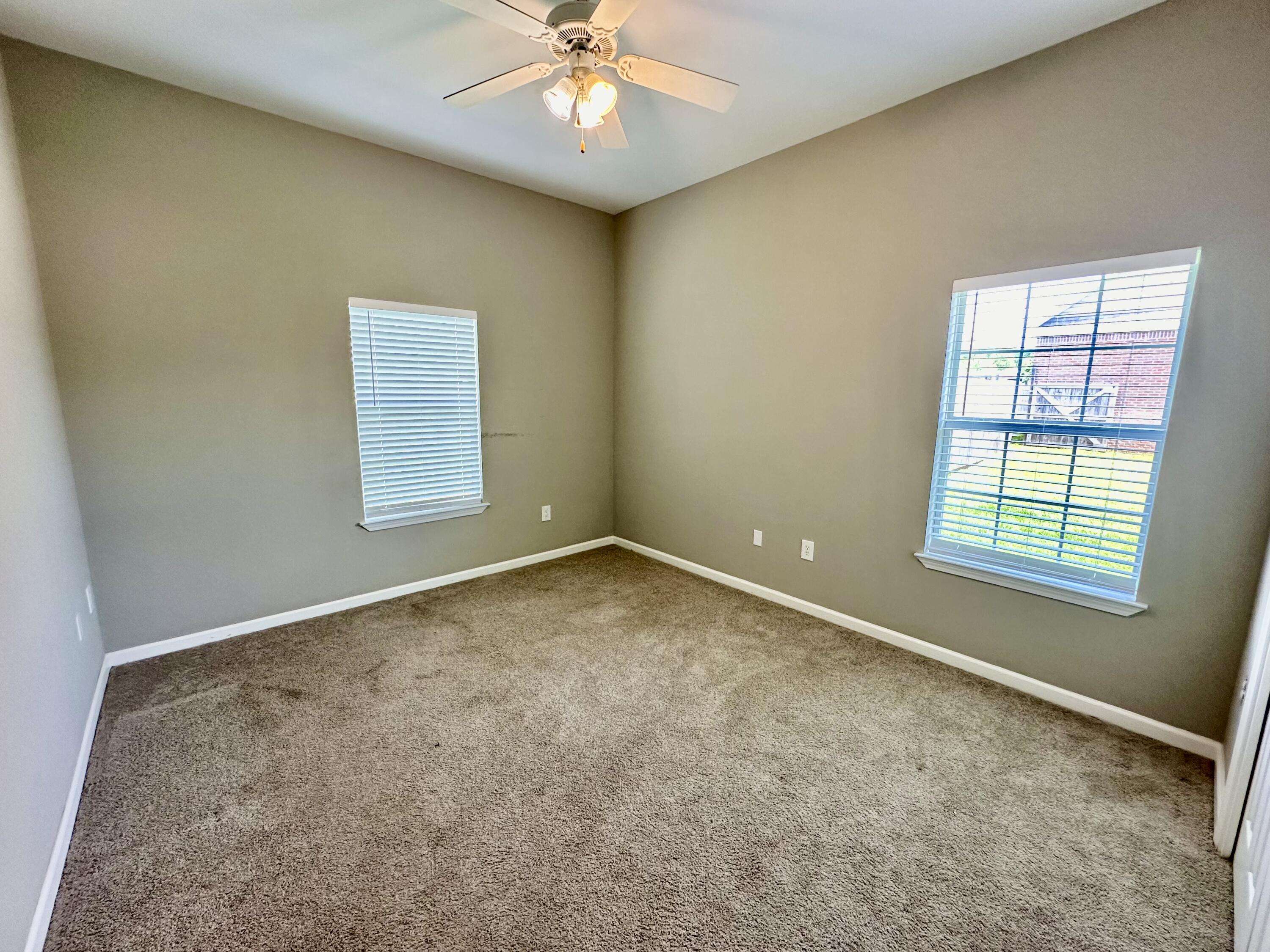 496 Tropical Way