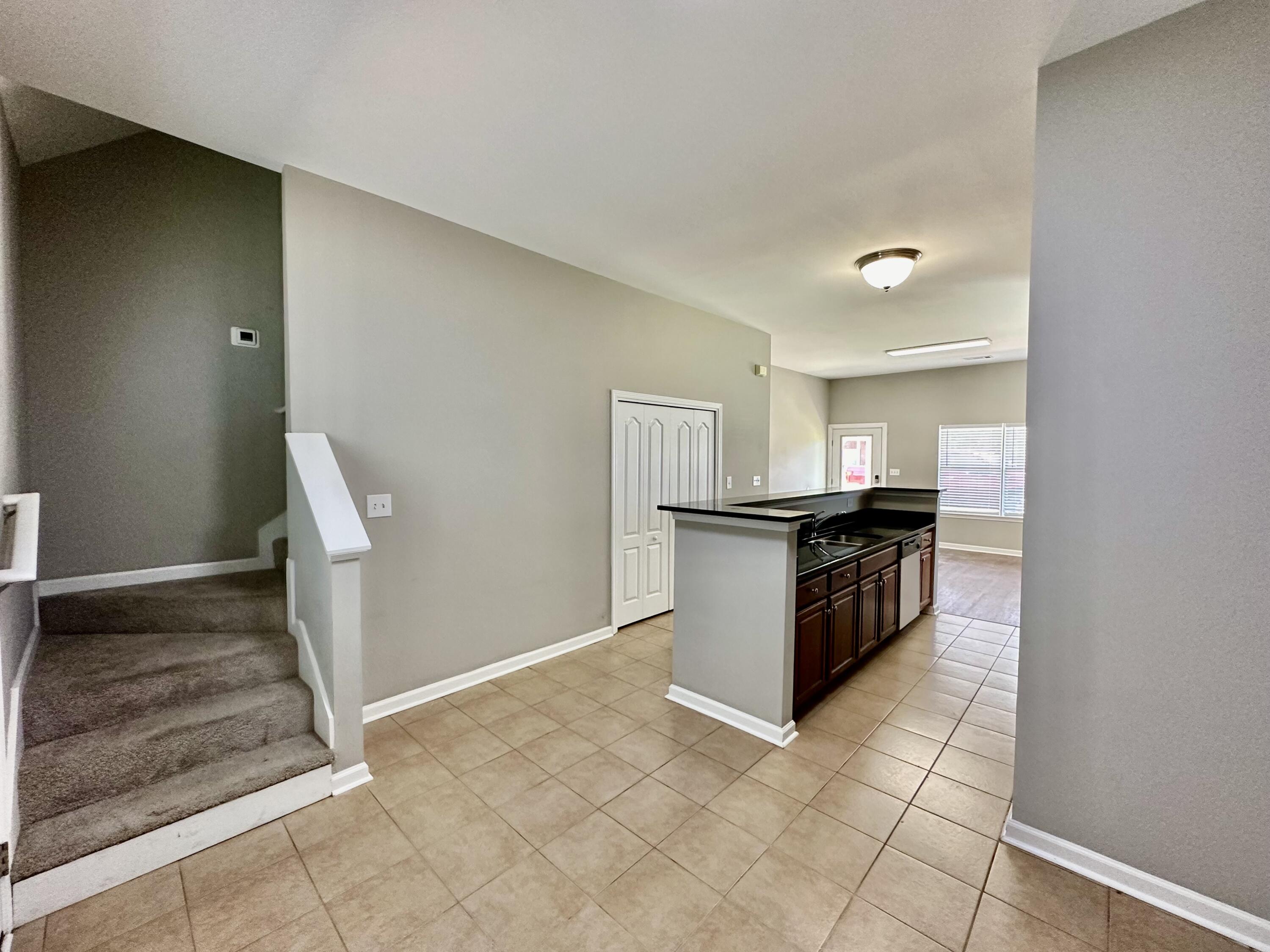 496 Tropical Way