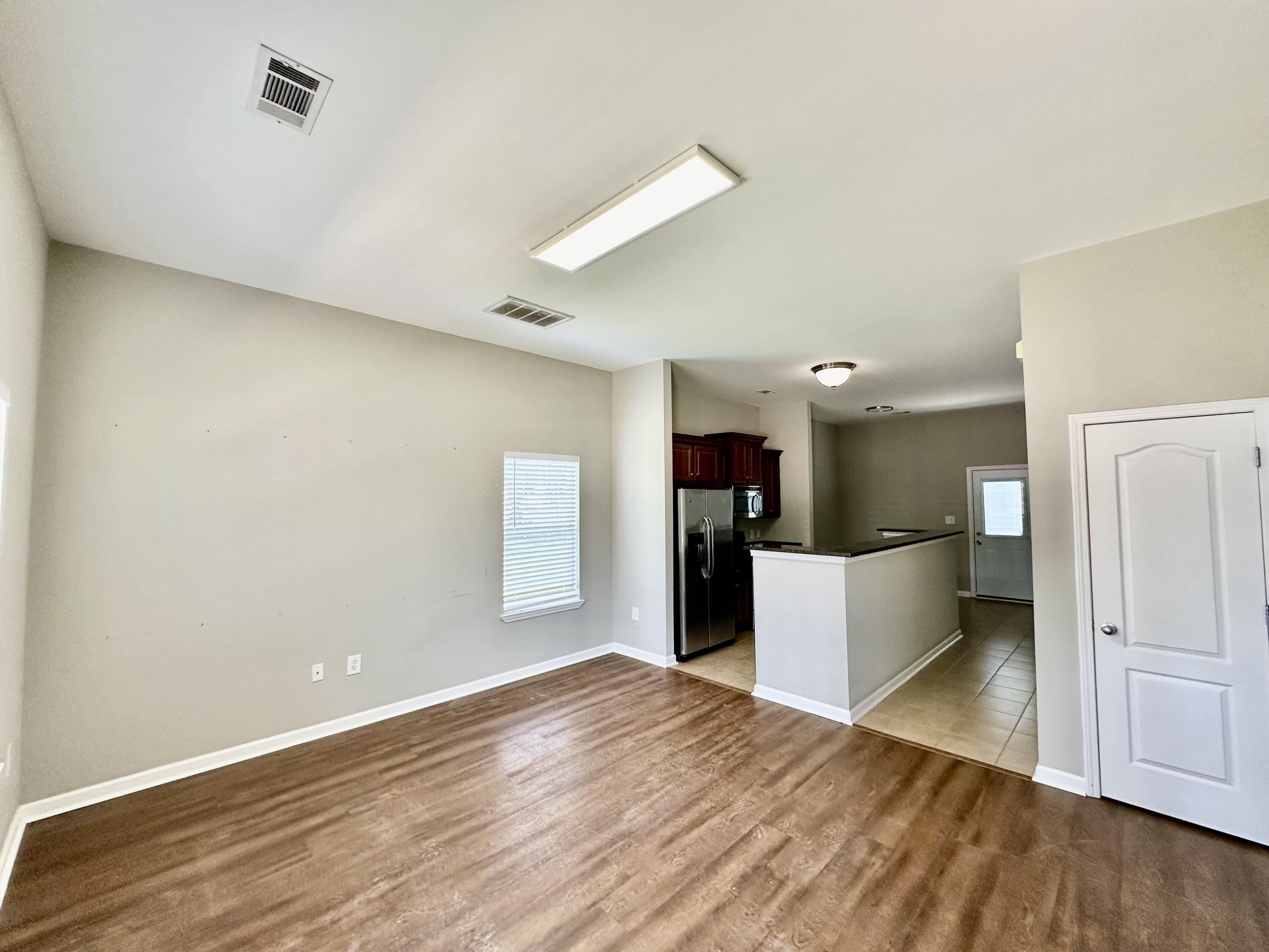 496 Tropical Way