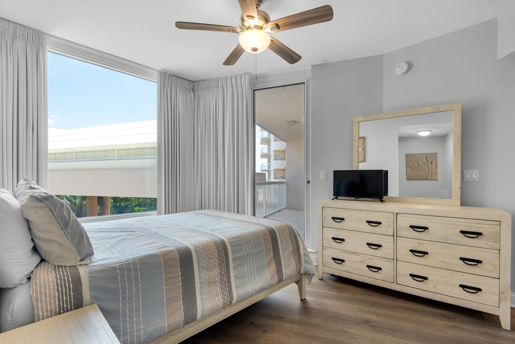 15400 Emerald Coast Parkway, UNIT 305