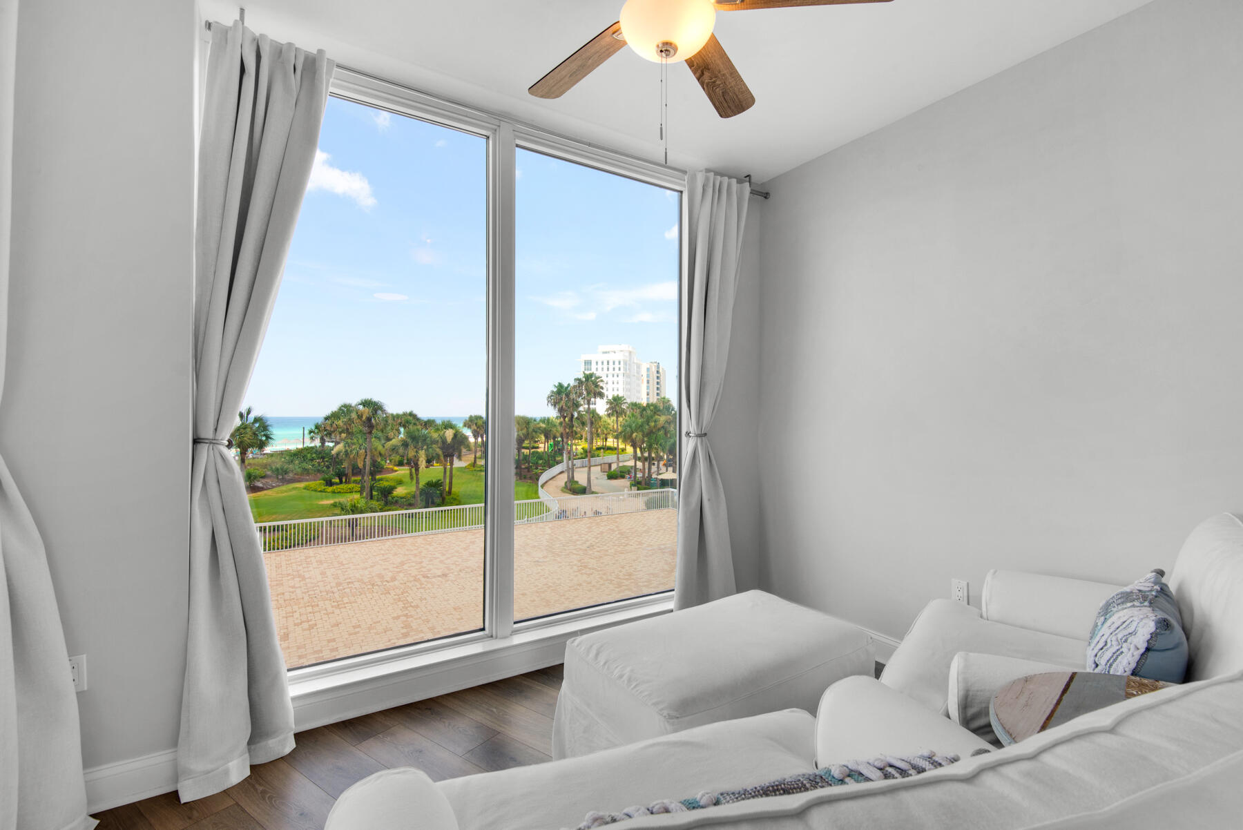 15400 Emerald Coast Parkway, UNIT 305