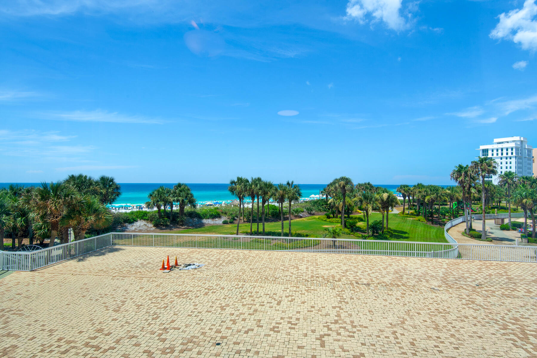 15400 Emerald Coast Parkway, UNIT 305
