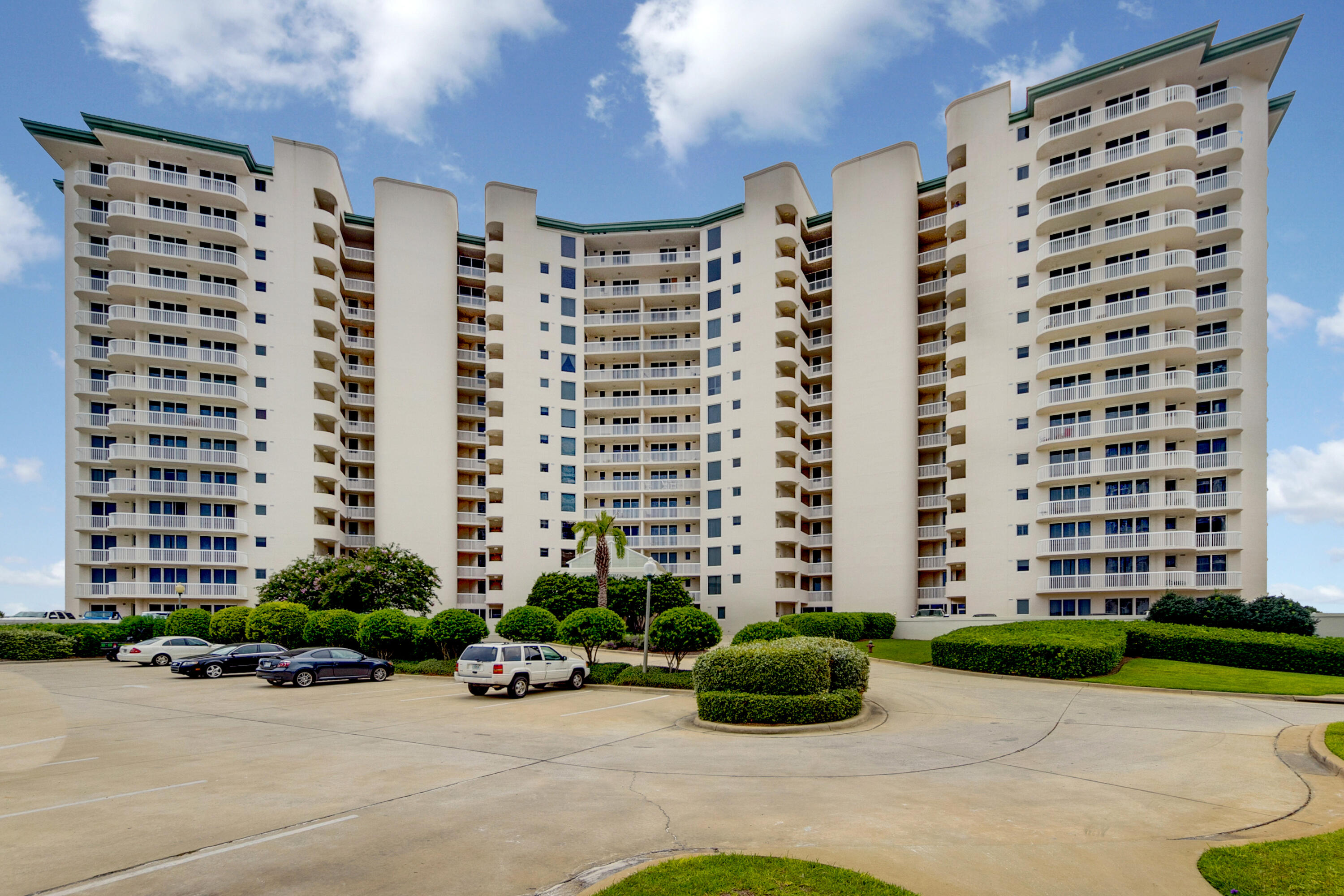 15400 Emerald Coast Parkway, UNIT 305