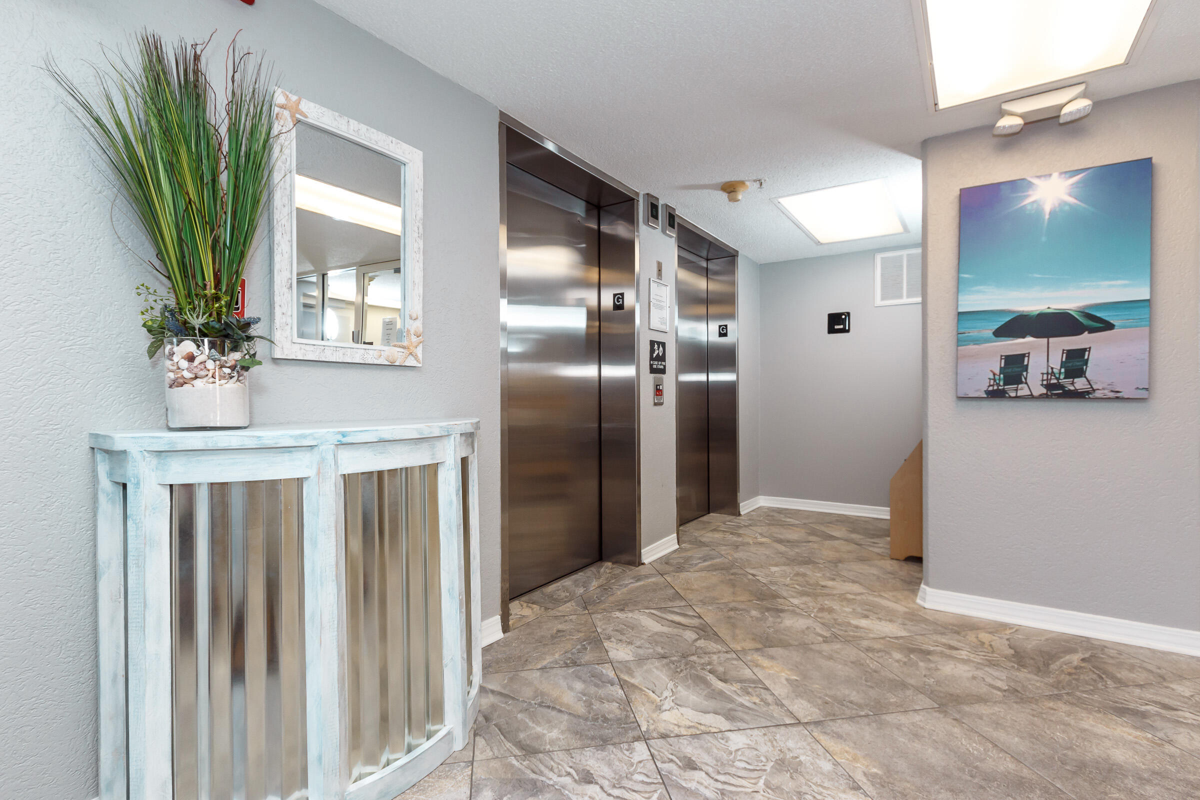 376 Santa Rosa Boulevard, 114