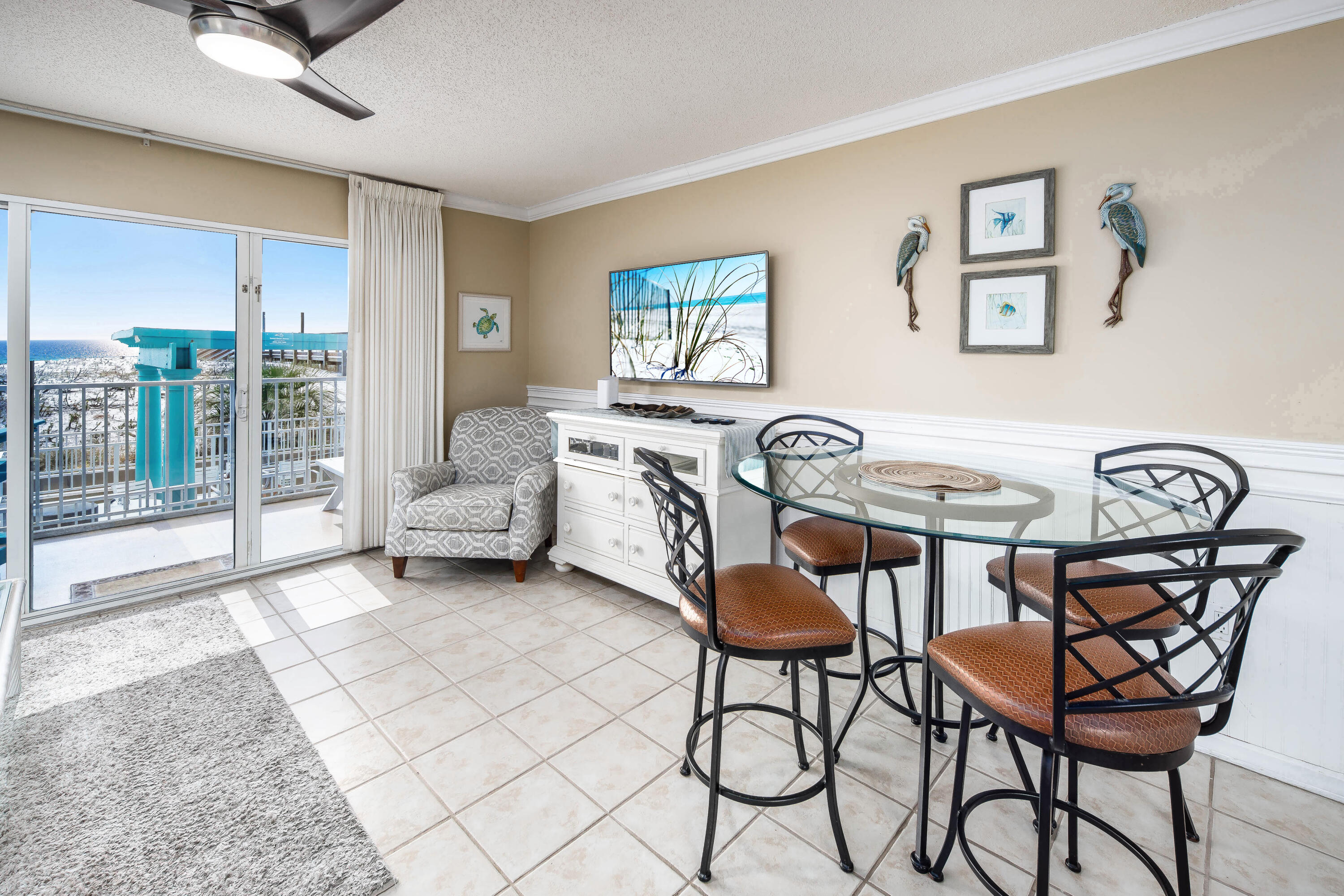 376 Santa Rosa Boulevard, 114