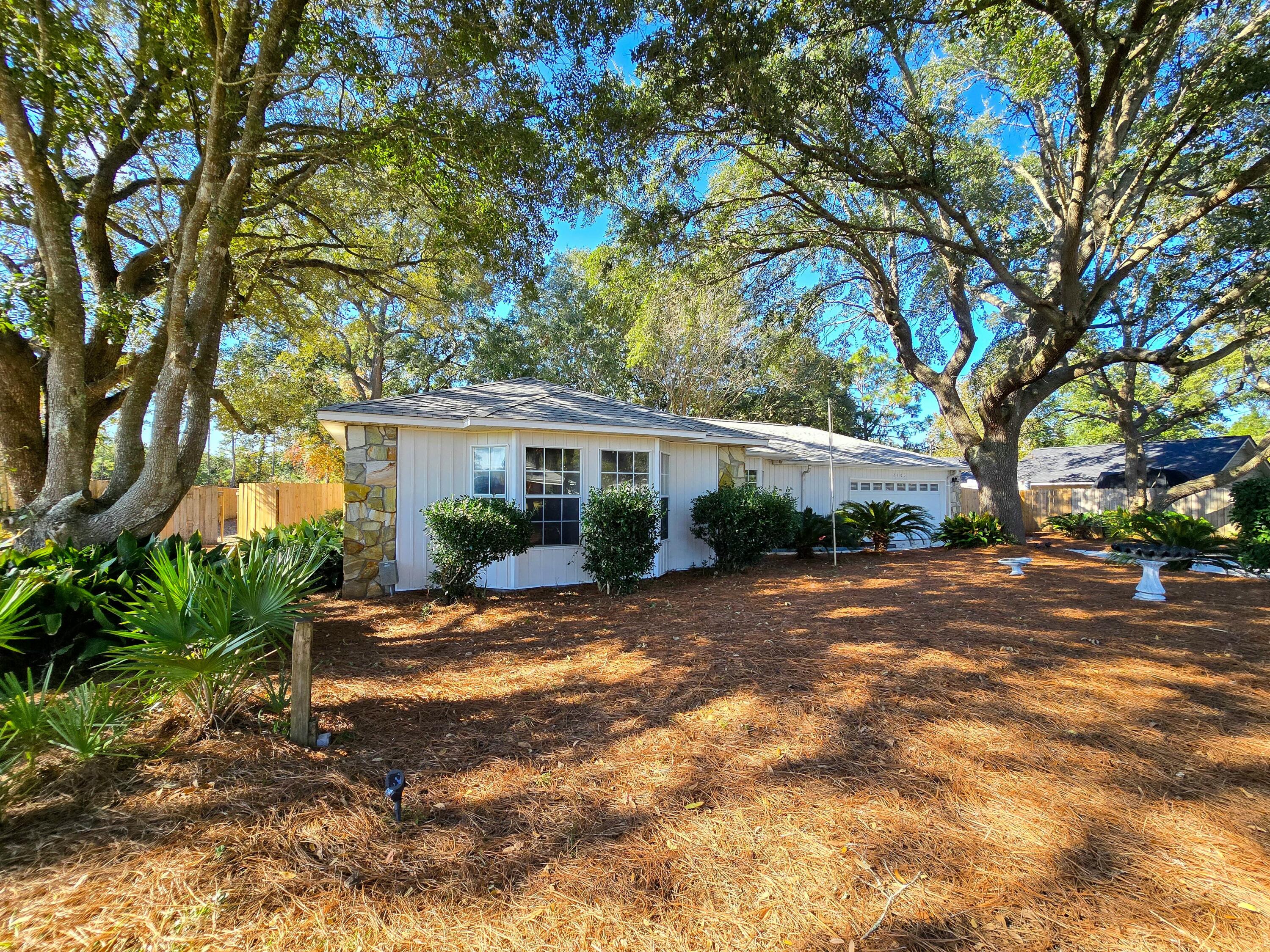 2103 Hawthorne Drive